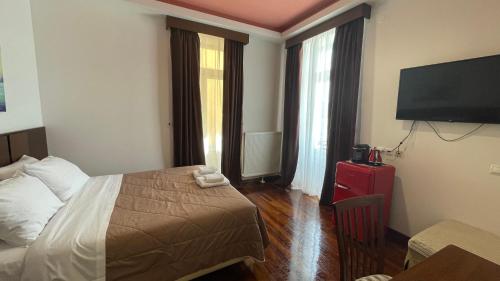 Deluxe Double Room with Sea View - Photo 10