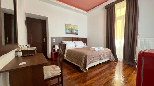 Deluxe Double Room with Sea View - Photo 2