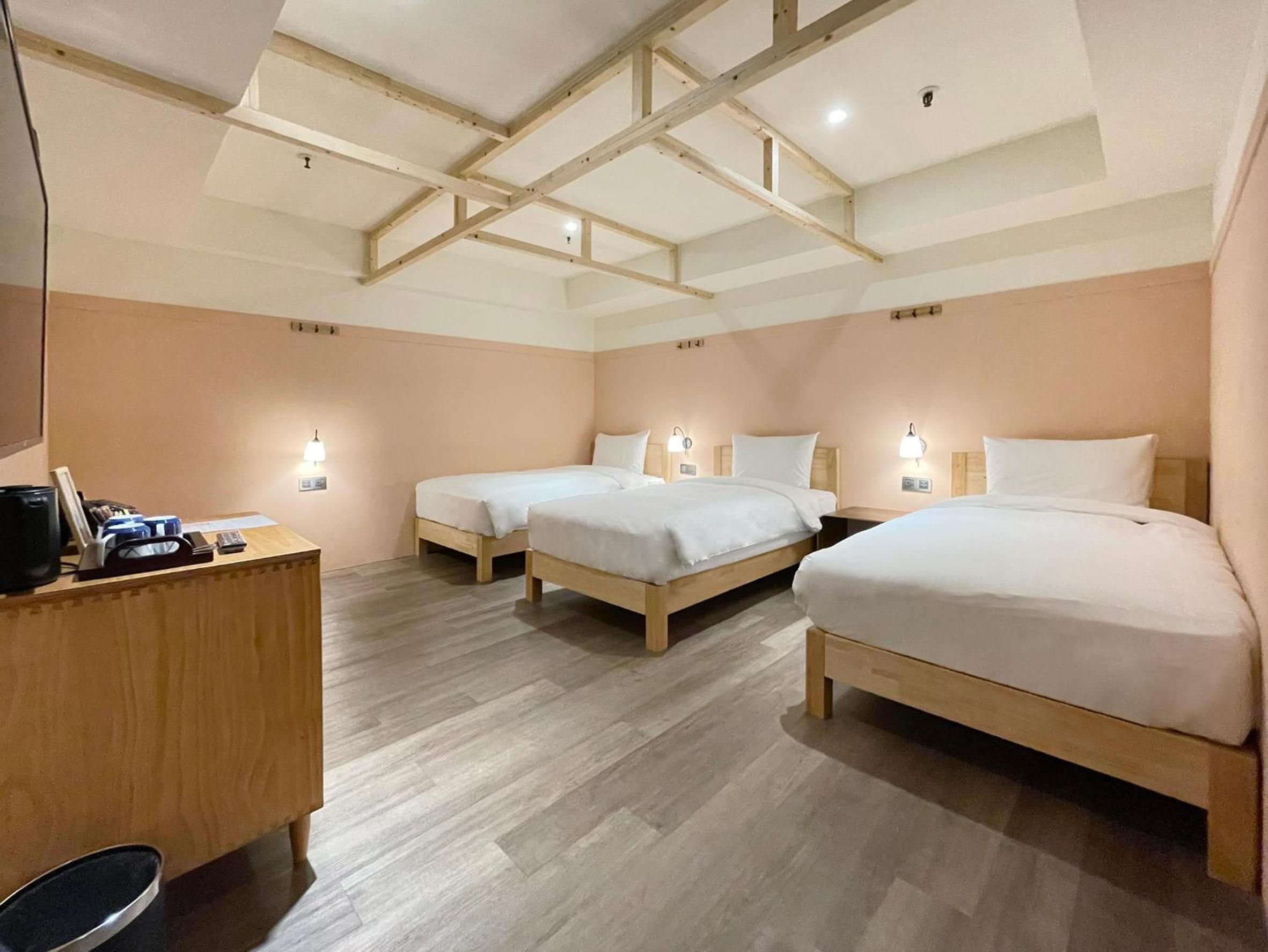 Triple Room (No Window) photo 3