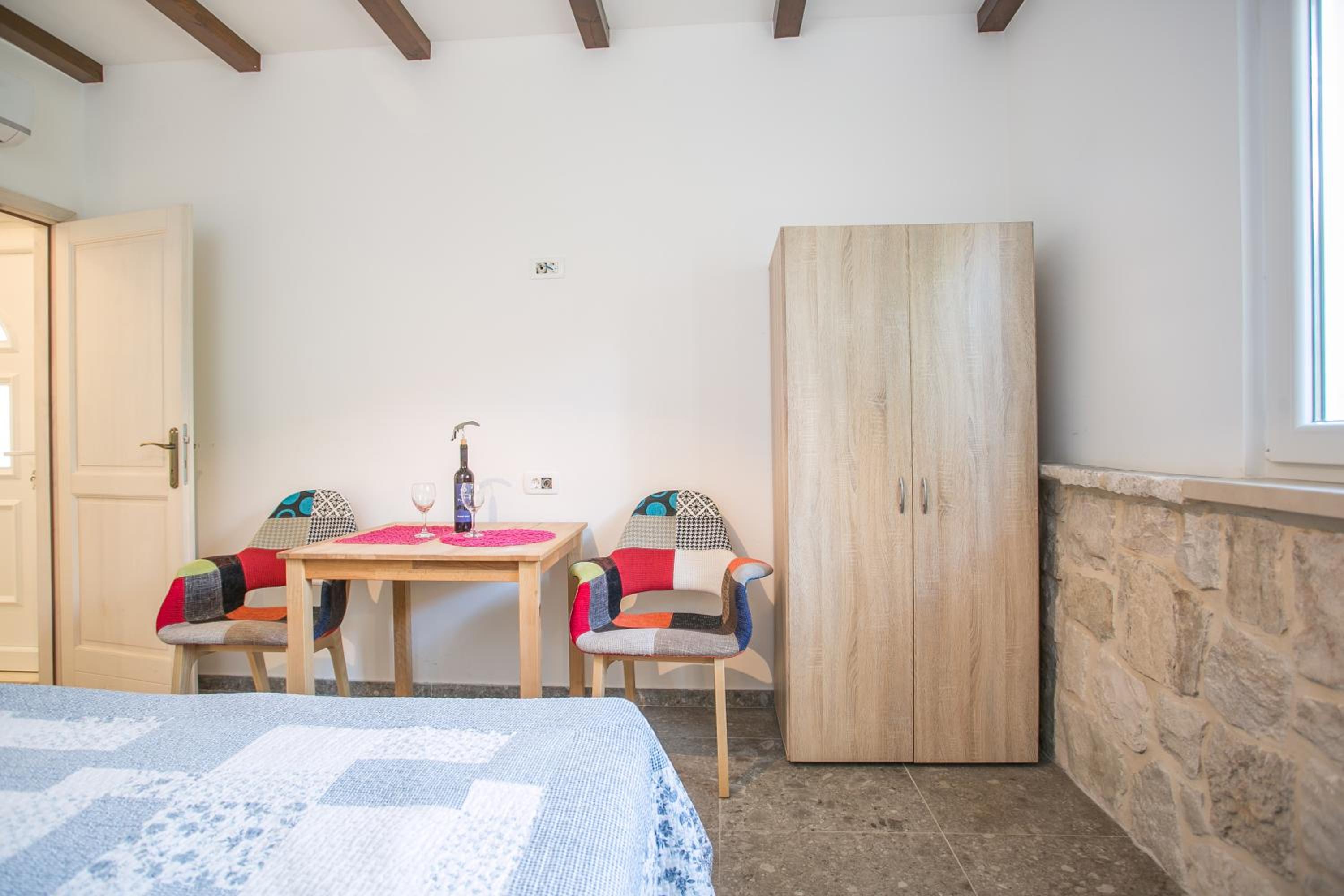 Double or Twin Room - Photo 4