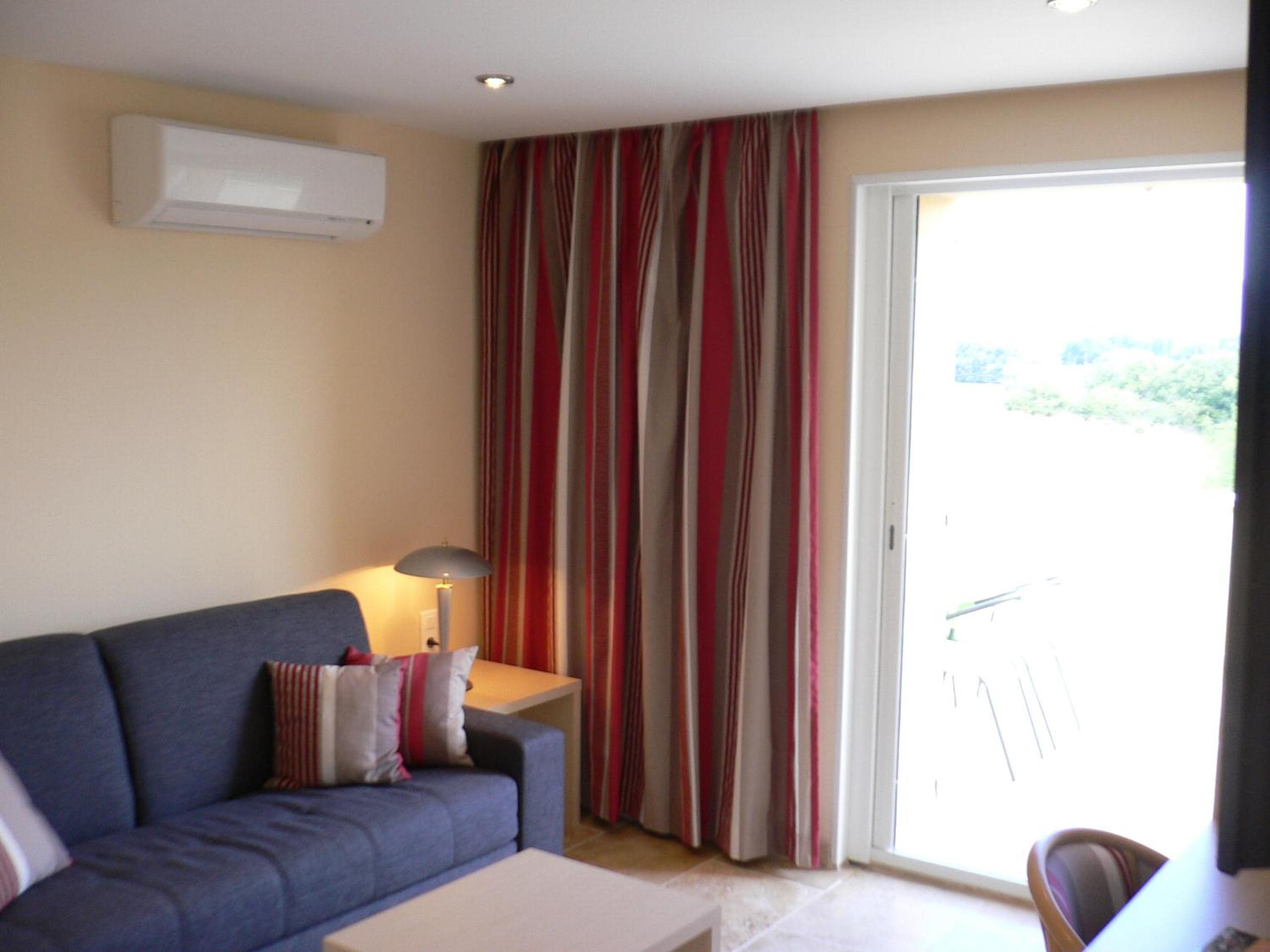 One-Bedroom Suite with Terrace - Photo 3