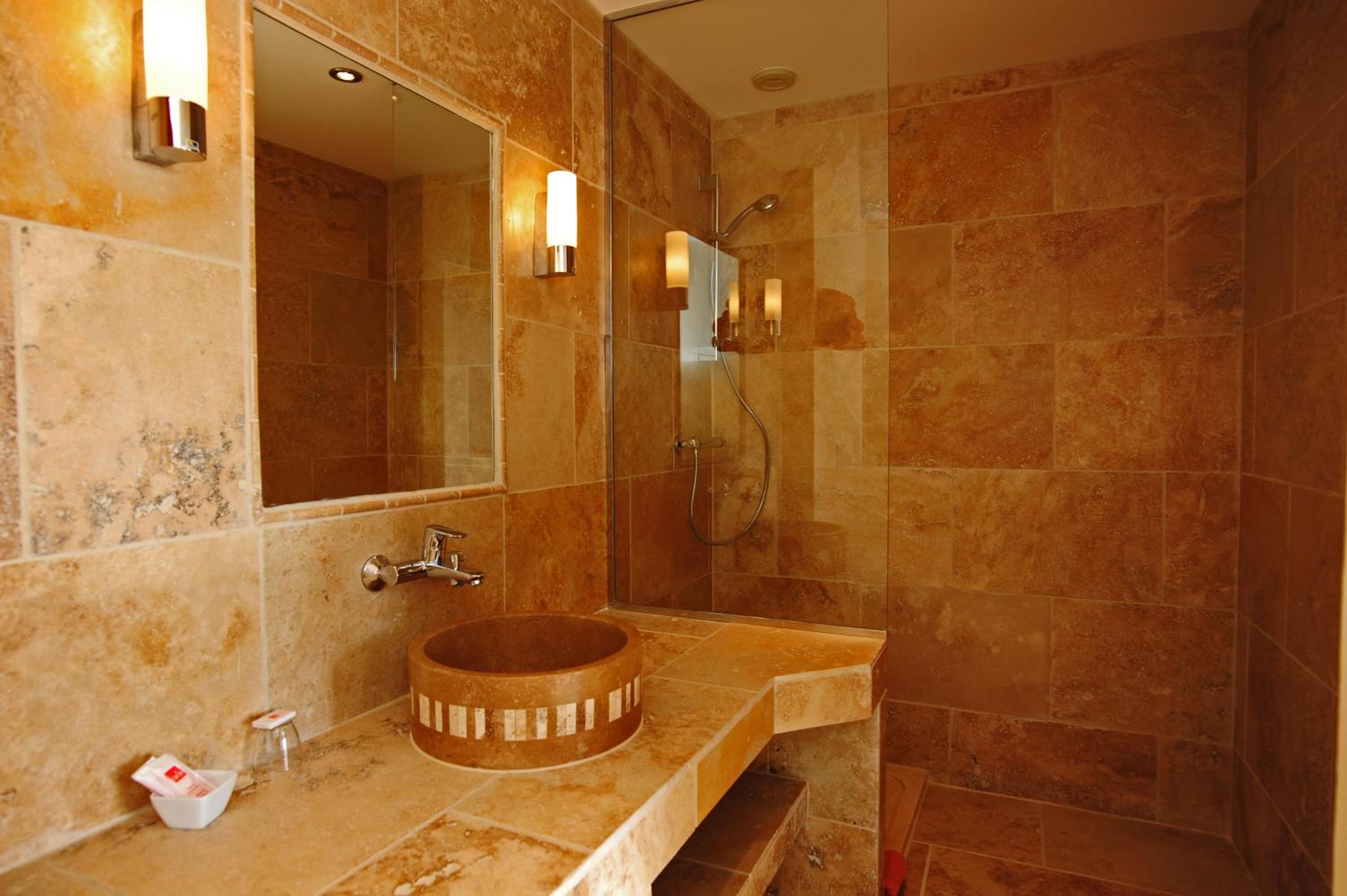 Double Room - Photo 7