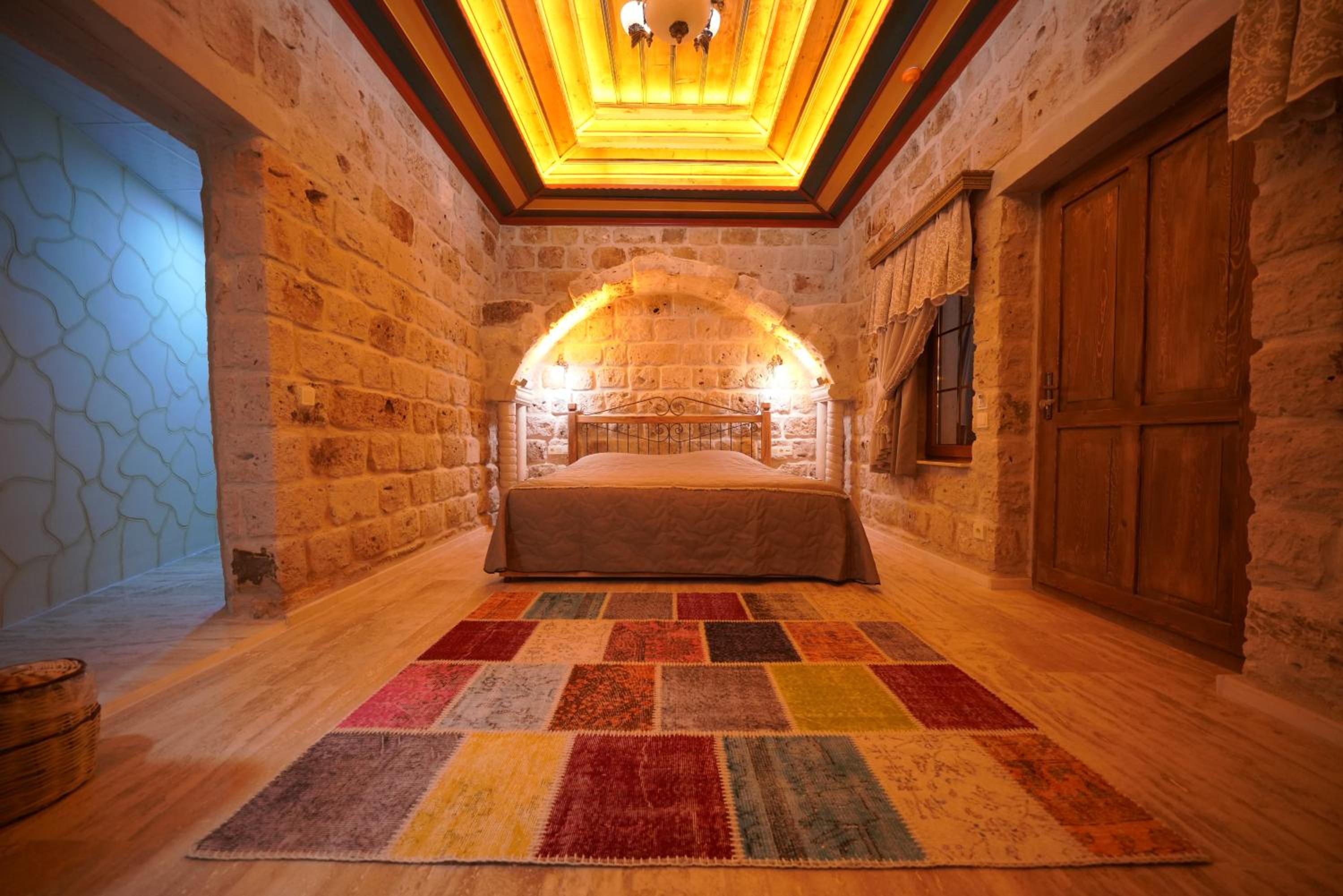 Deluxe Stone Room - Photo 8