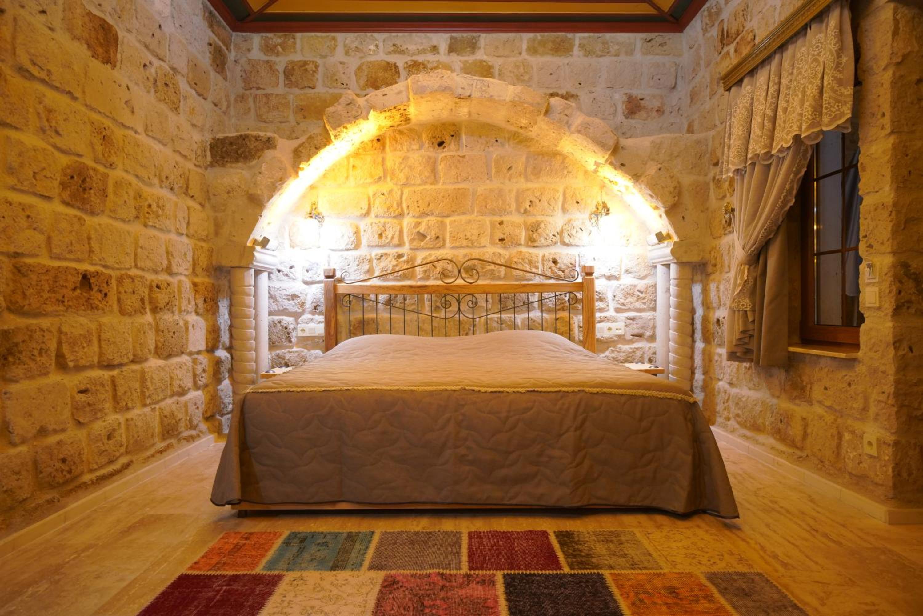 Deluxe Stone Room - Photo 7