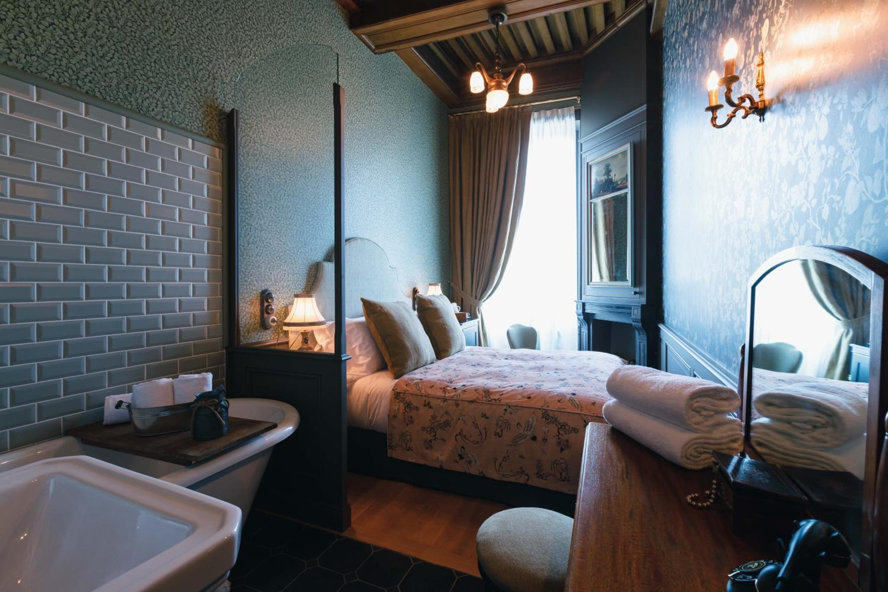 Deluxe Queen Room - Boudoir  - Photo 7