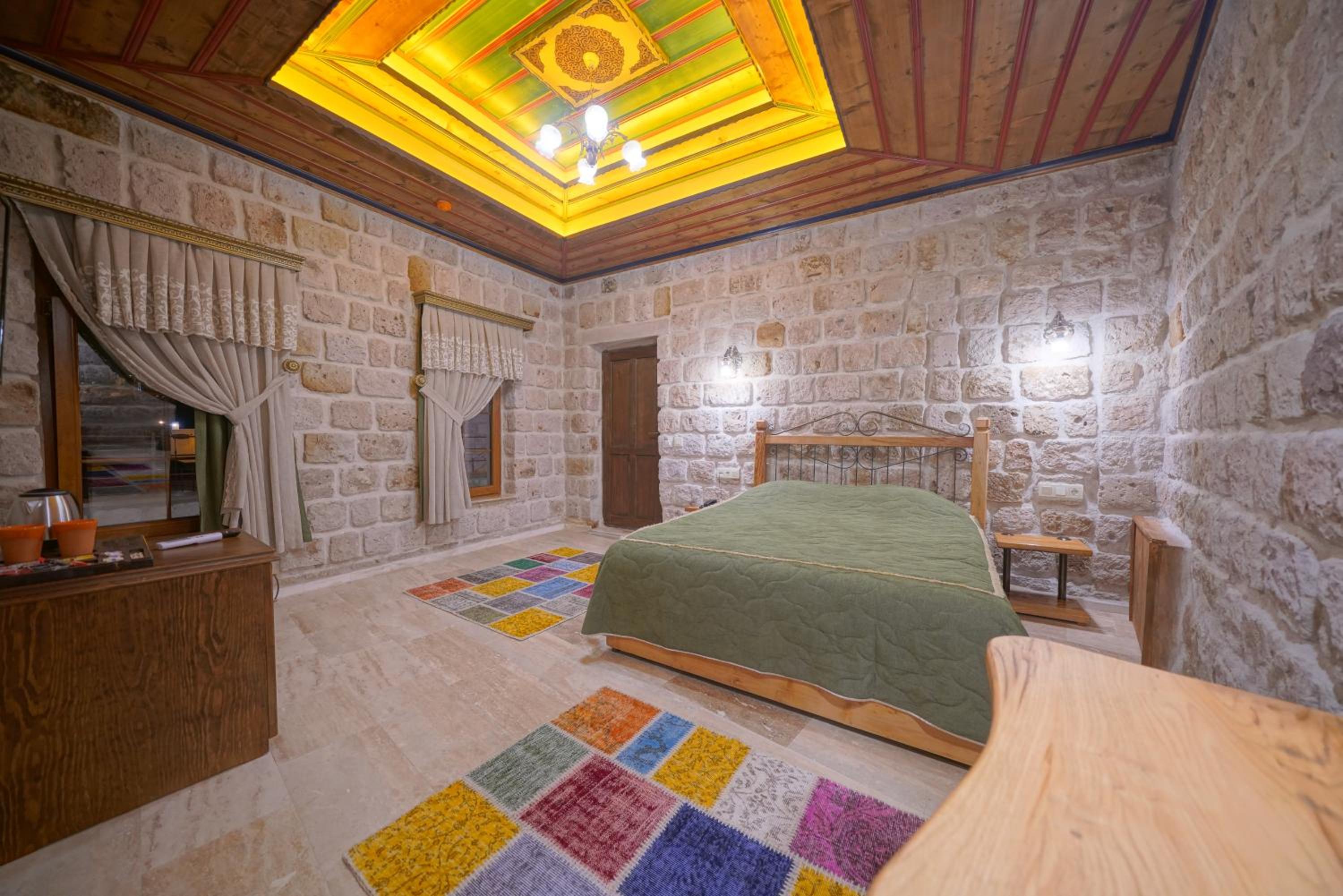 Large Double Room - Photo 9