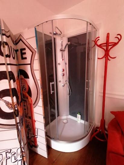 Double Room with Balcony - Photo 5