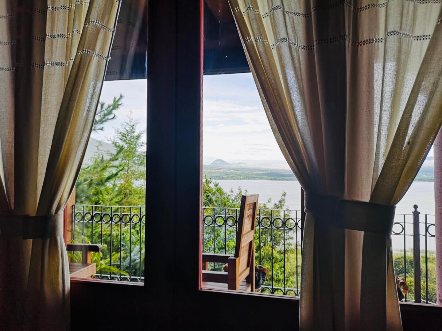 Double Room with Lake View - Photo 2