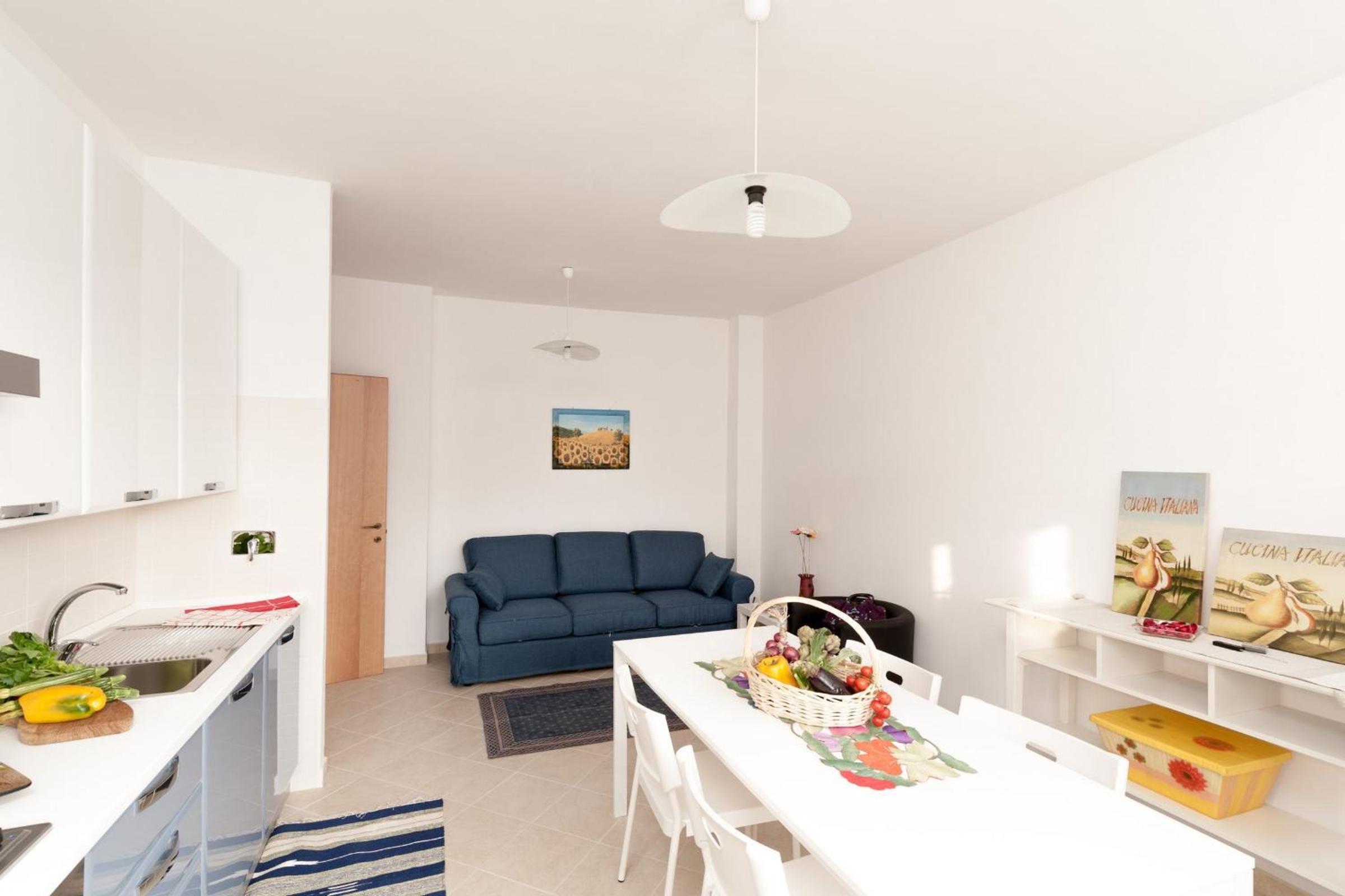 Two-Bedroom House - Photo 23