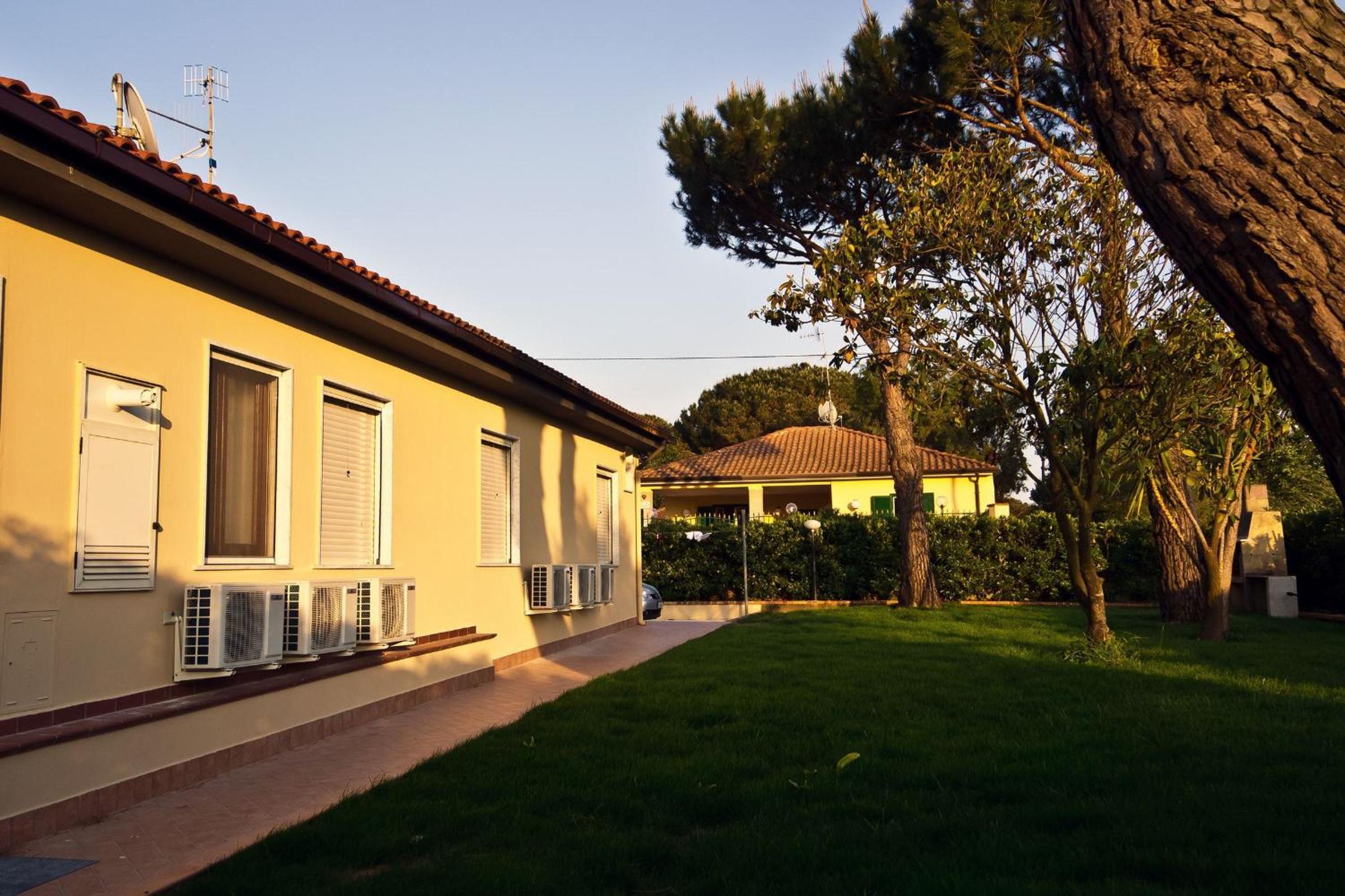 Two-Bedroom House - Photo 9