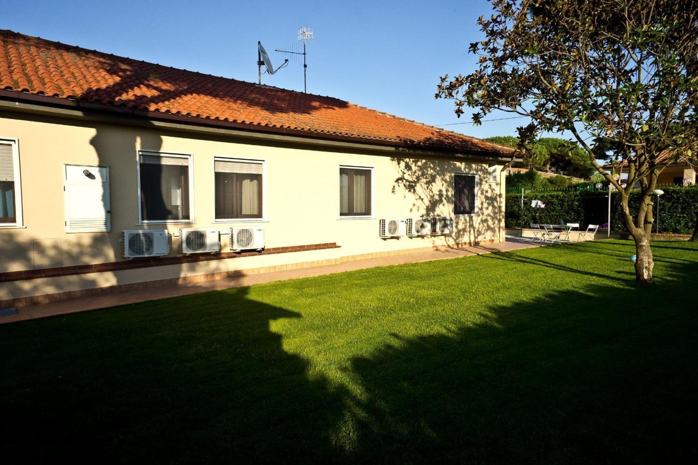 Two-Bedroom House - Photo 33