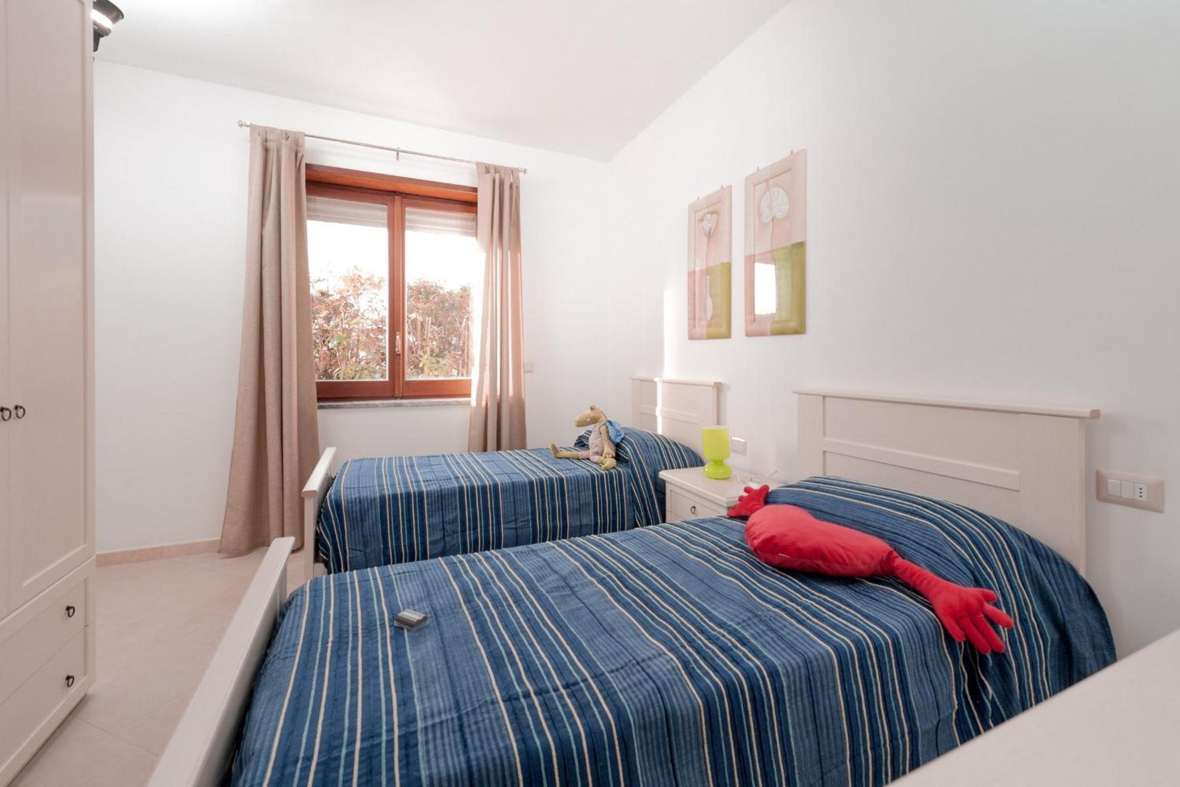 Two-Bedroom House - Photo 25