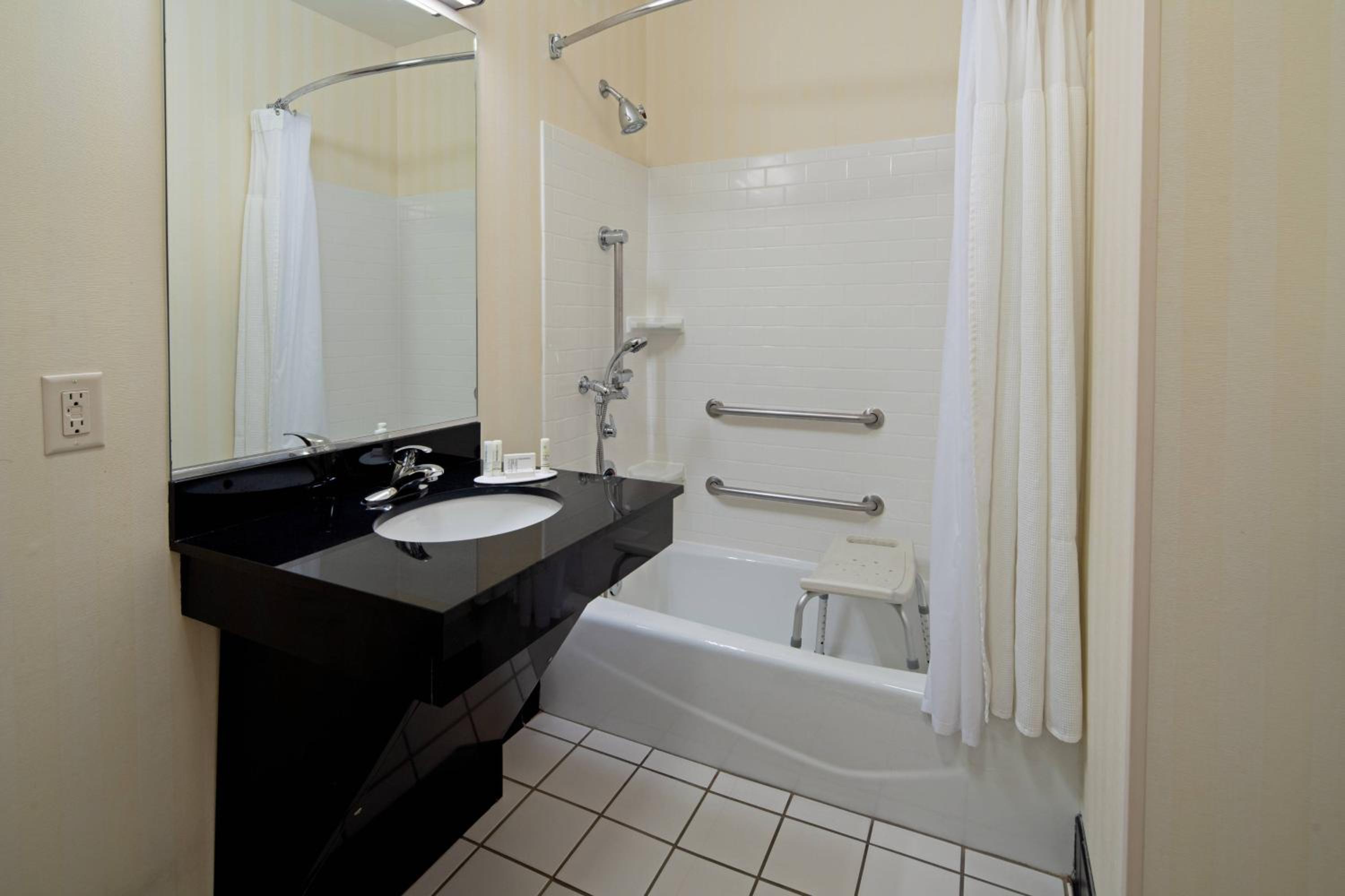 King Suite with Sofa Bed - Hearing Accessible