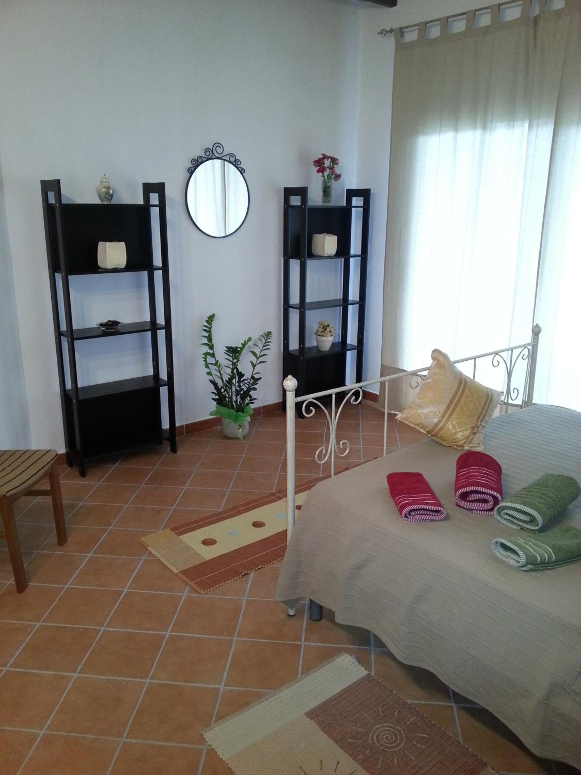 Economy Triple Room With Shared Bathroom