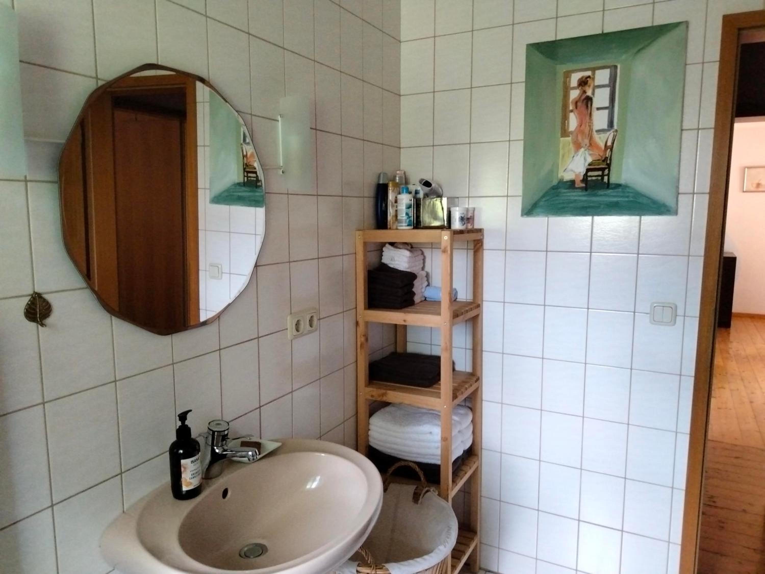 One-Bedroom Apartment - Photo 4