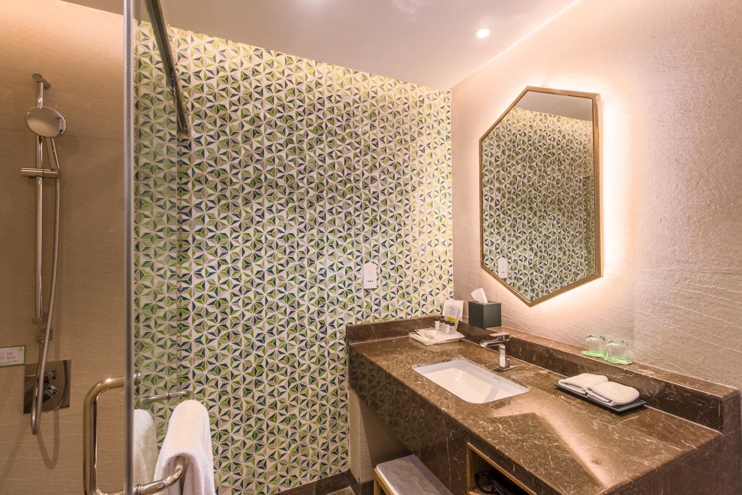 Standard Room with Two Single Beds with 20% discount on Food And Soft Beverages and Laundry photo 3
