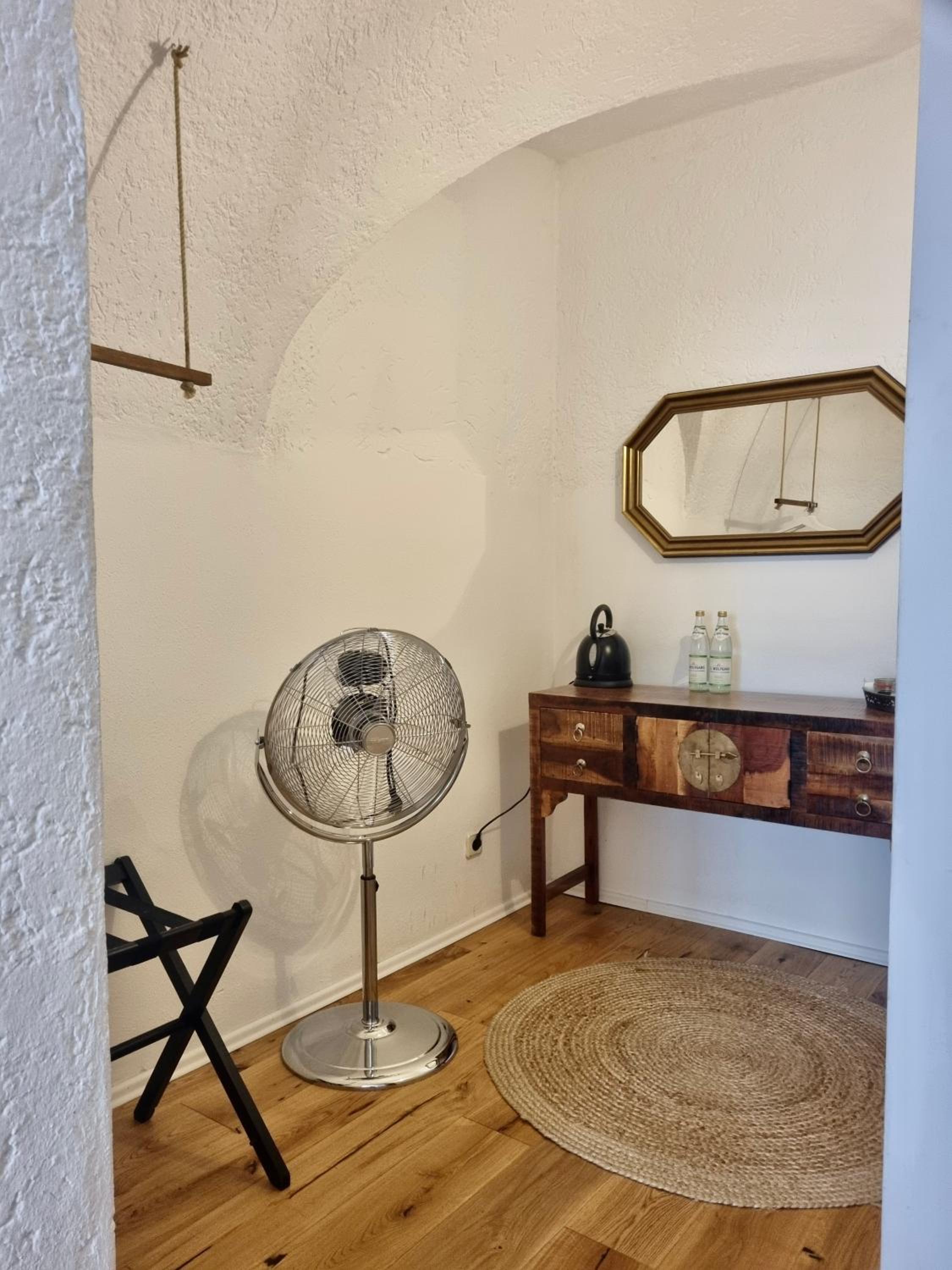 Small Double Room - Photo 5