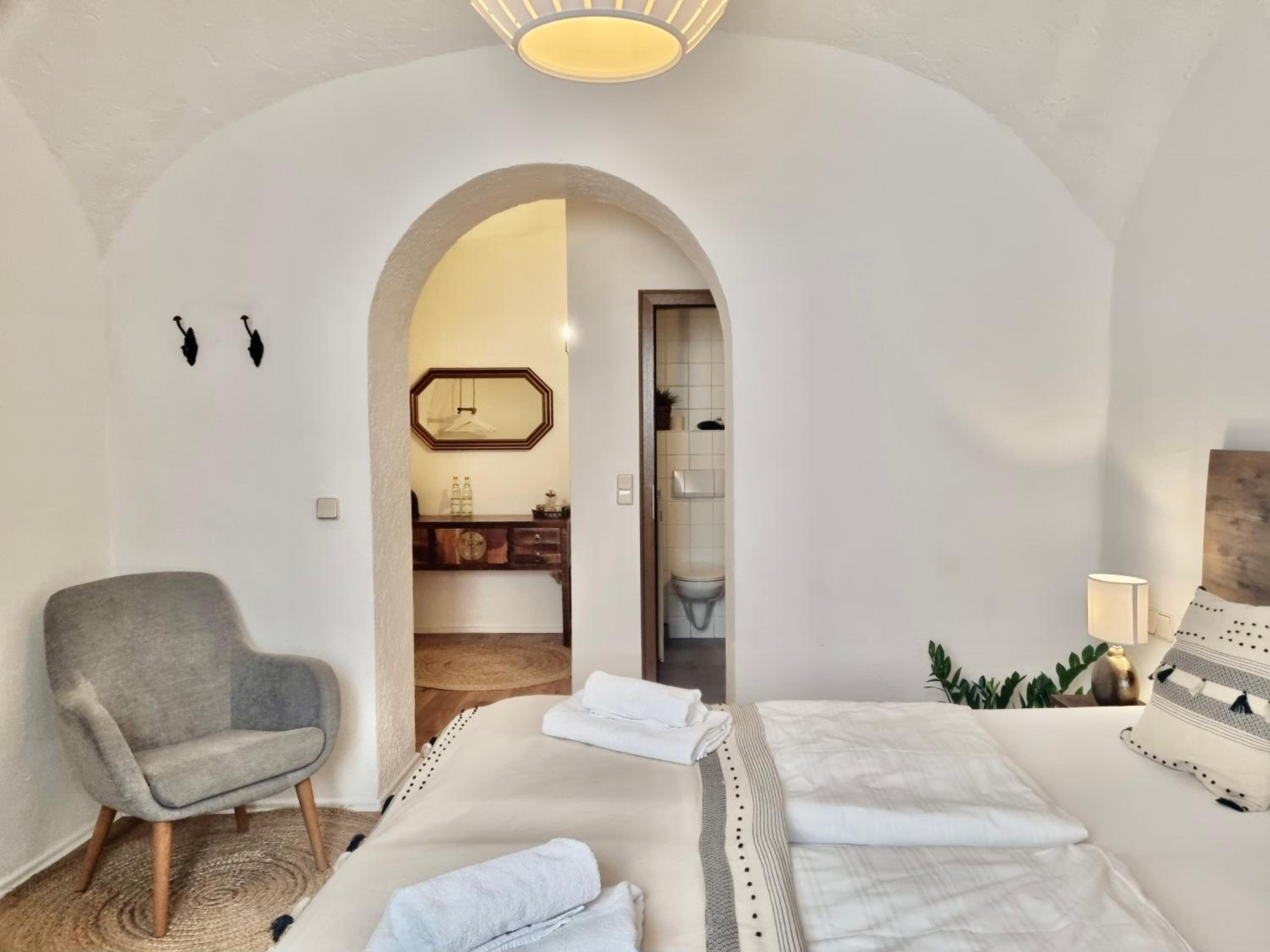 Small Double Room - Photo 4