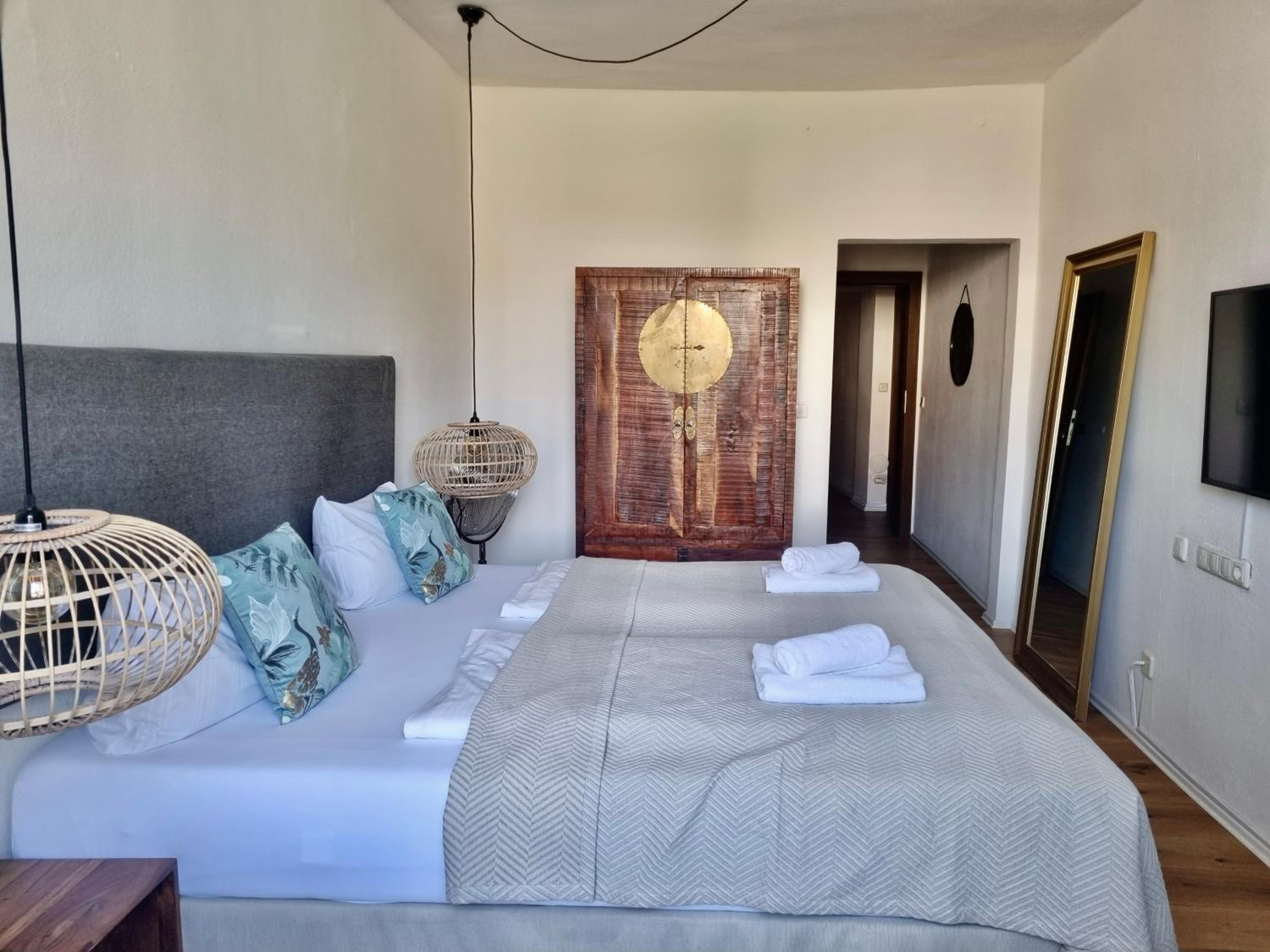 Deluxe Double or Twin Room with River View - Photo 6