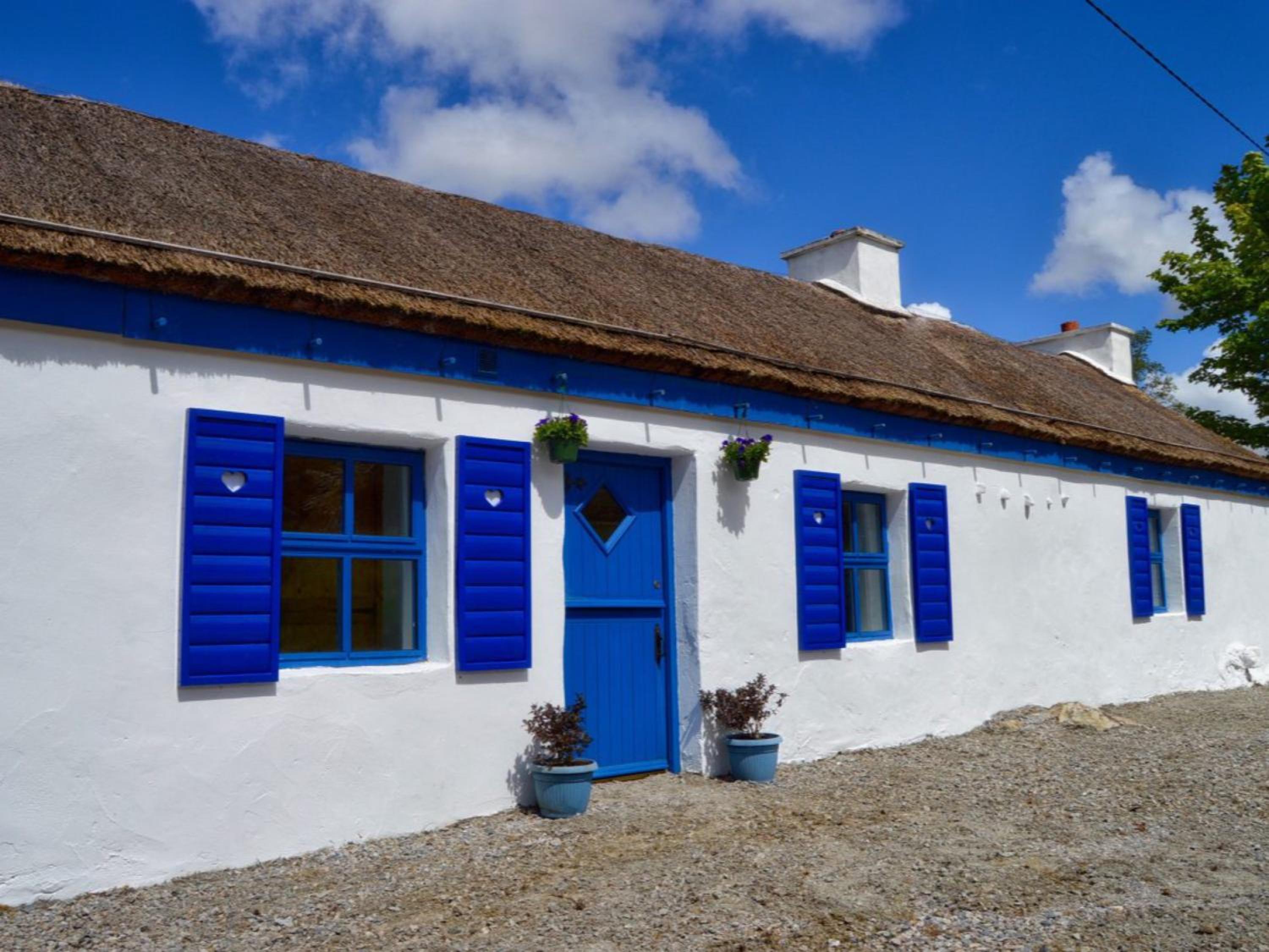 Three-Bedroom House photo 2