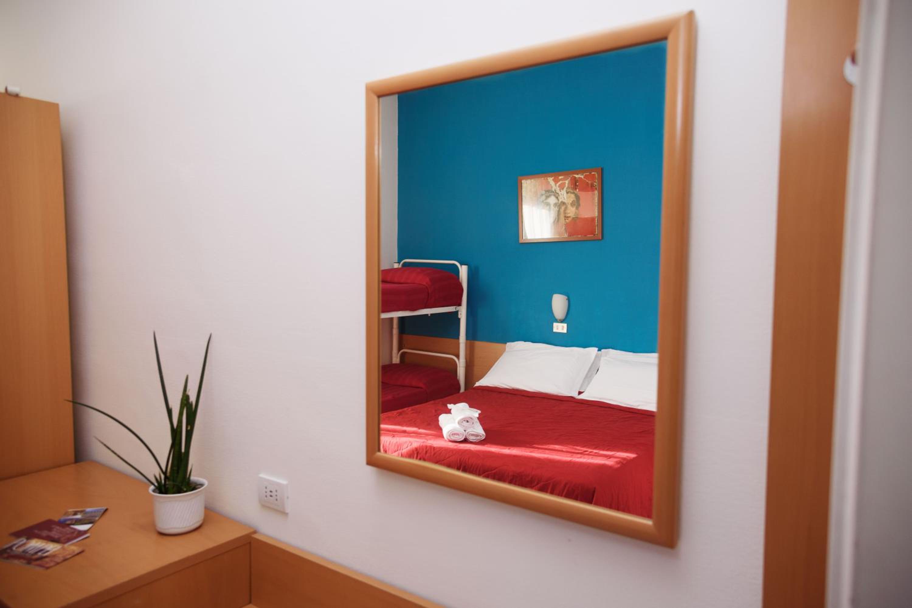 Quadruple Room - Photo 4