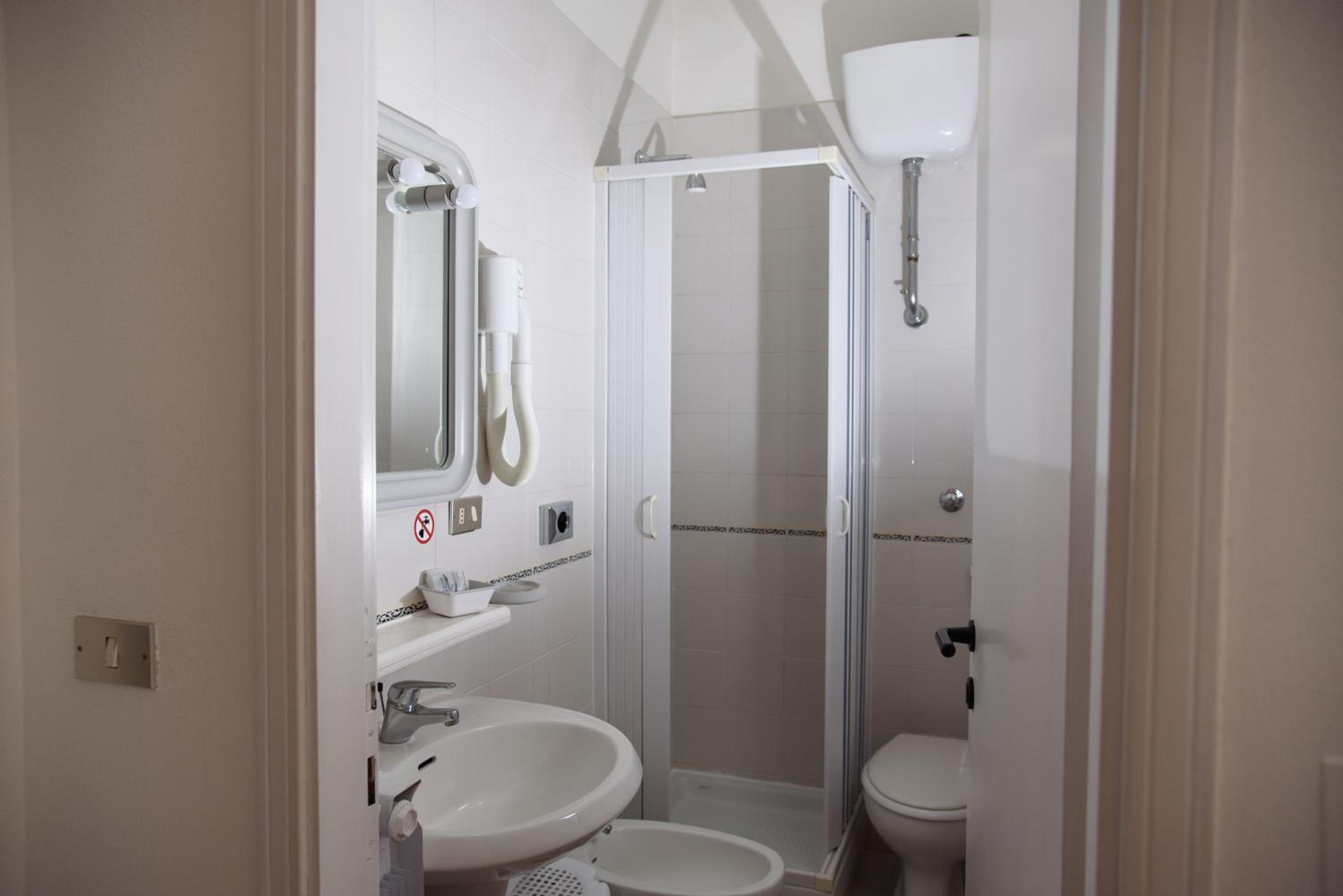 Triple Room - Photo 6