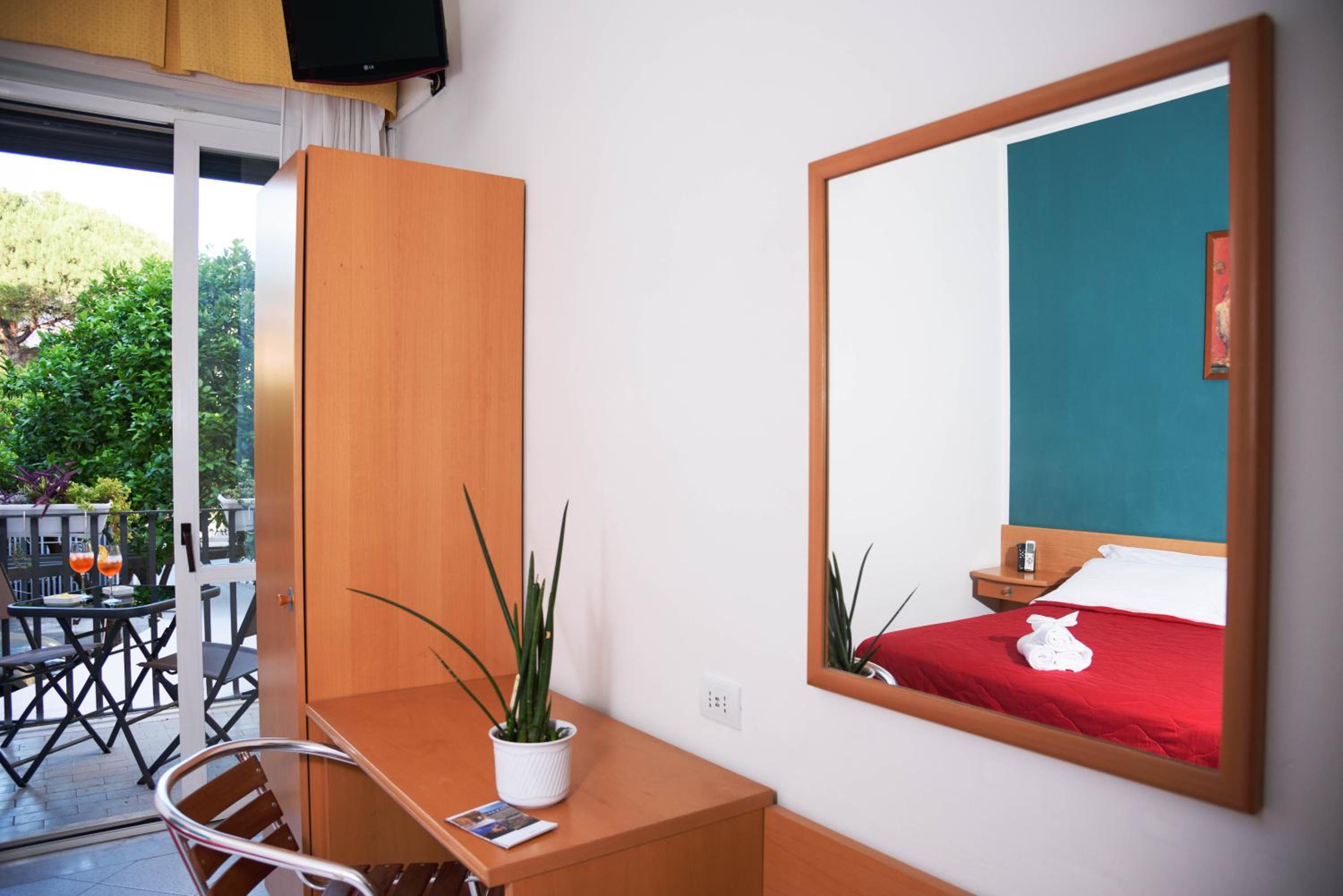 Double Room - Photo 4
