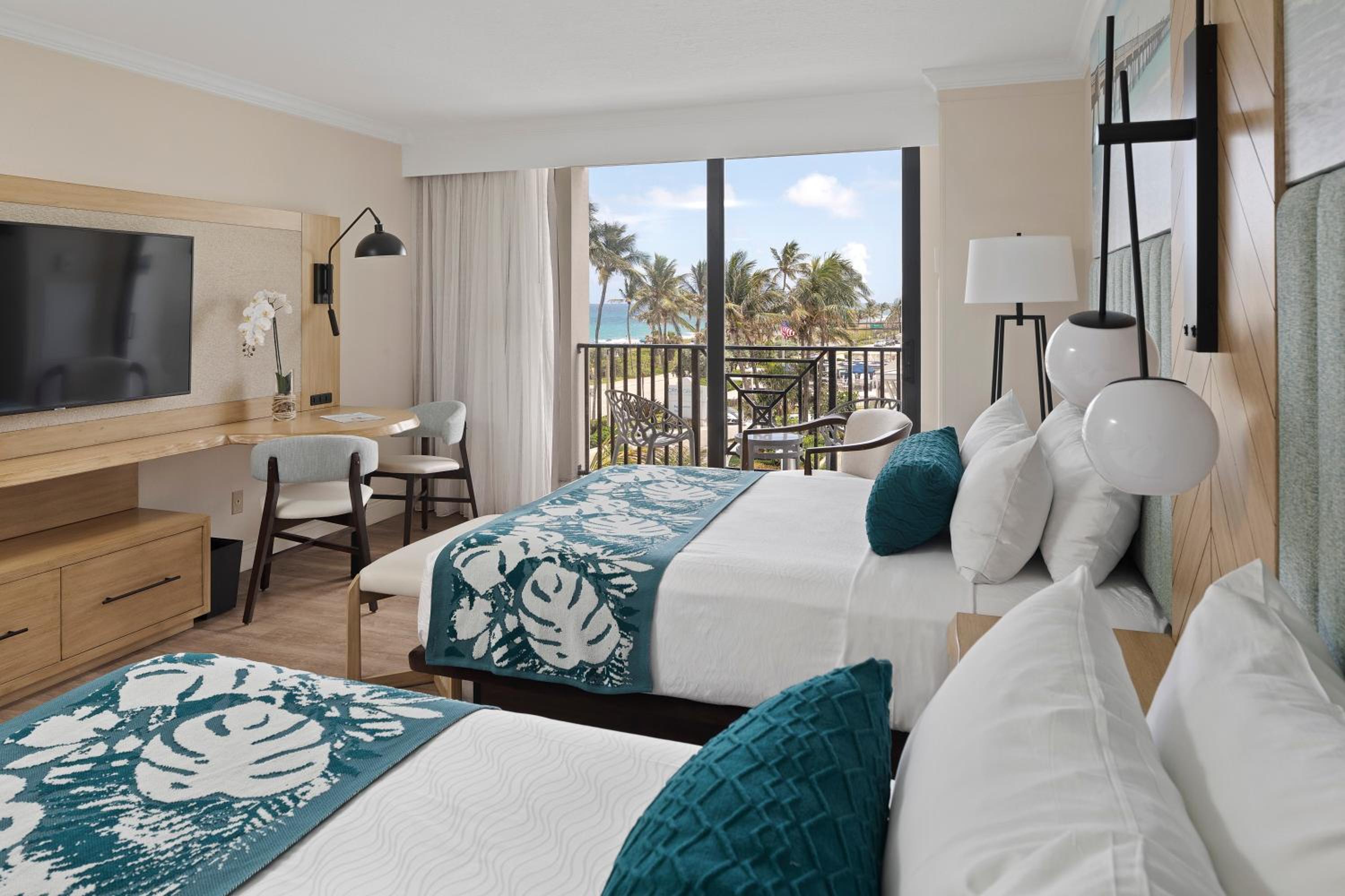 Two Queen Room with Partial Ocean View  photo 3