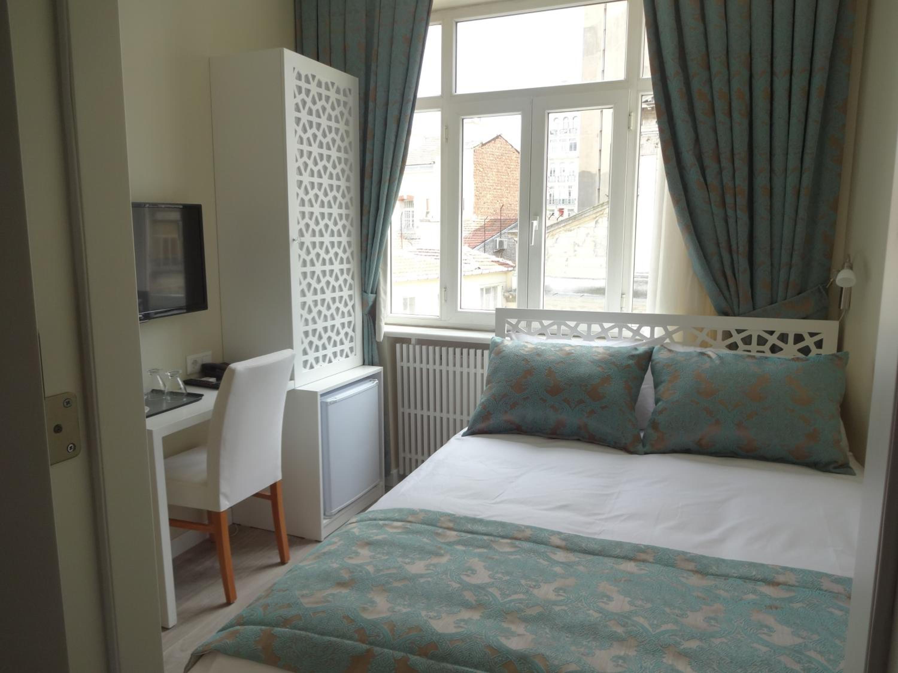 Standard Double Room photo 3