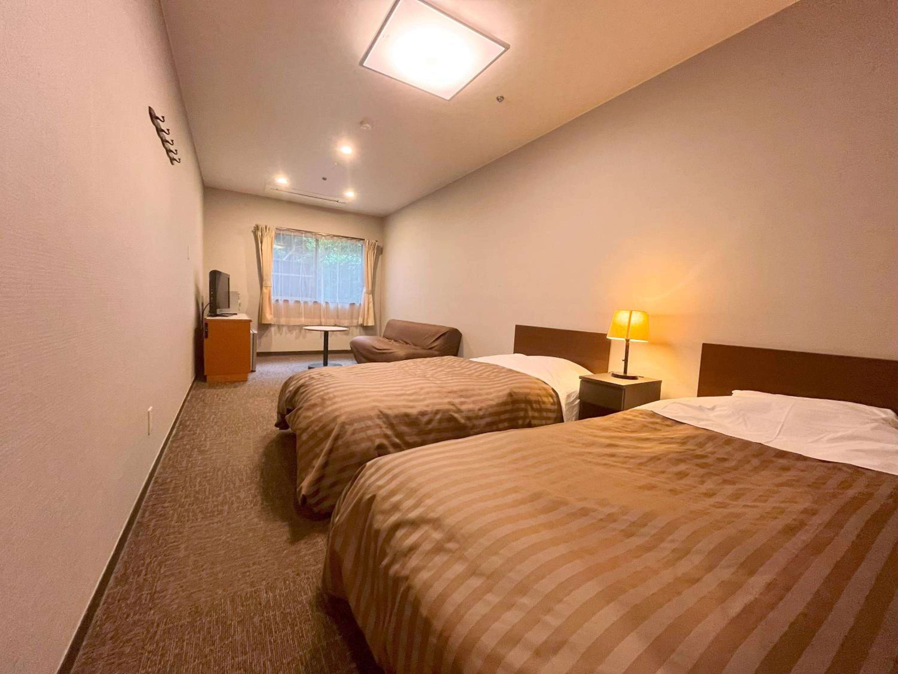 Economy Twin Room photo 1