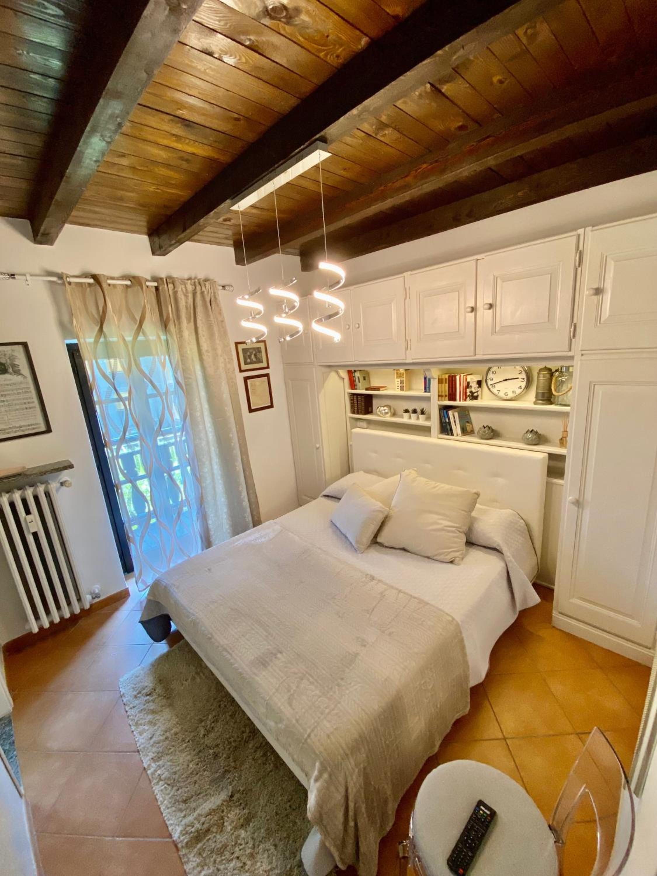 One-Bedroom House photo 1