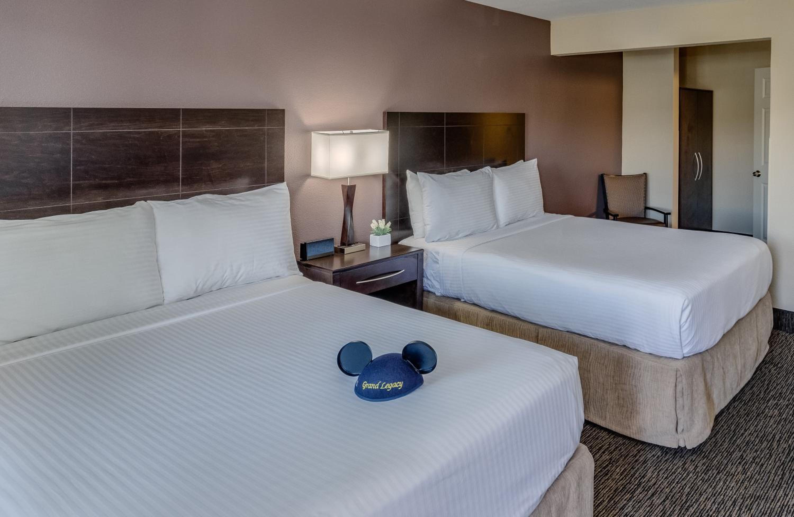 Classic Room - 2 Double Beds - Accessible - Photo 1