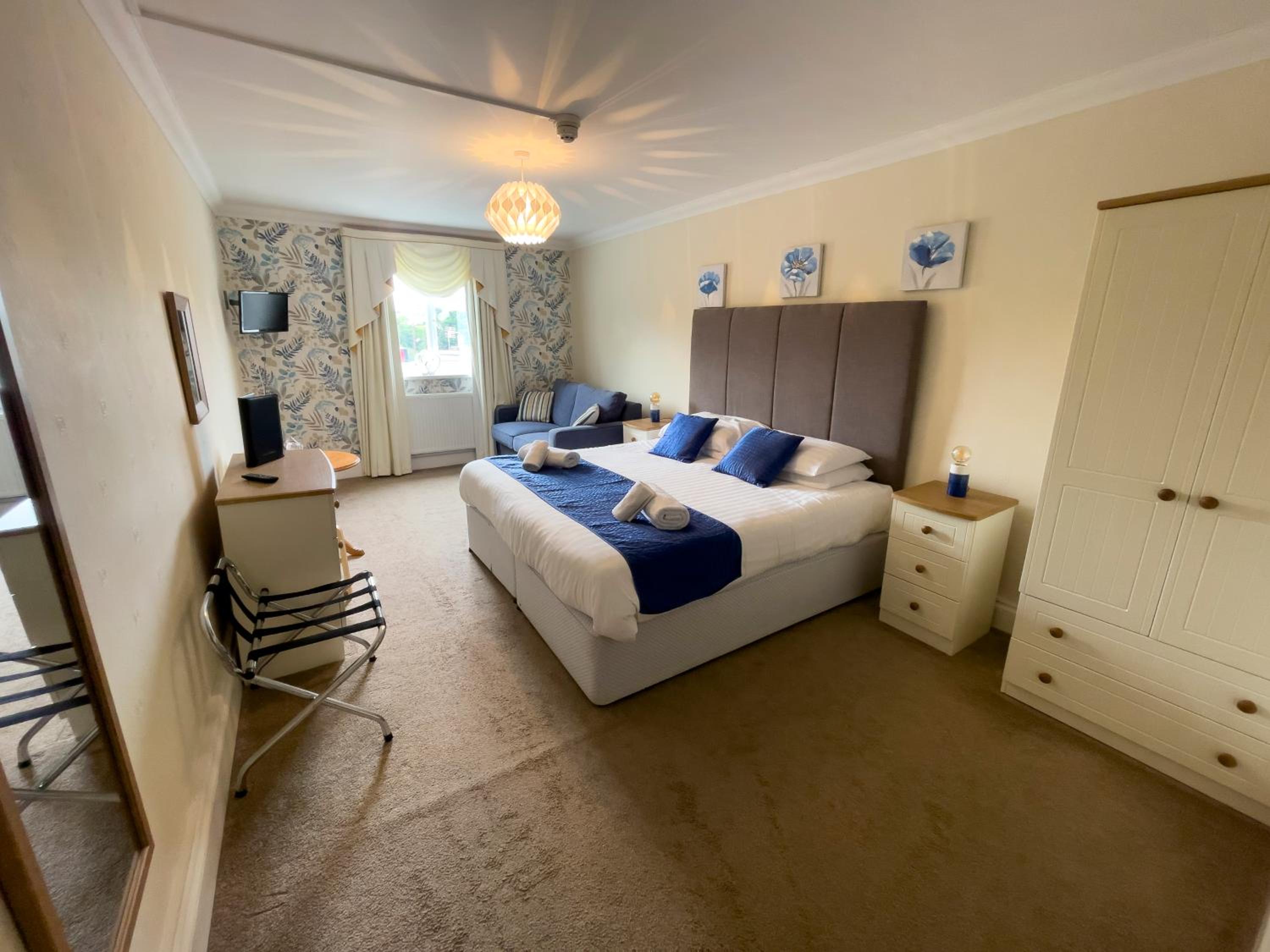 Deluxe King Room - Photo 1