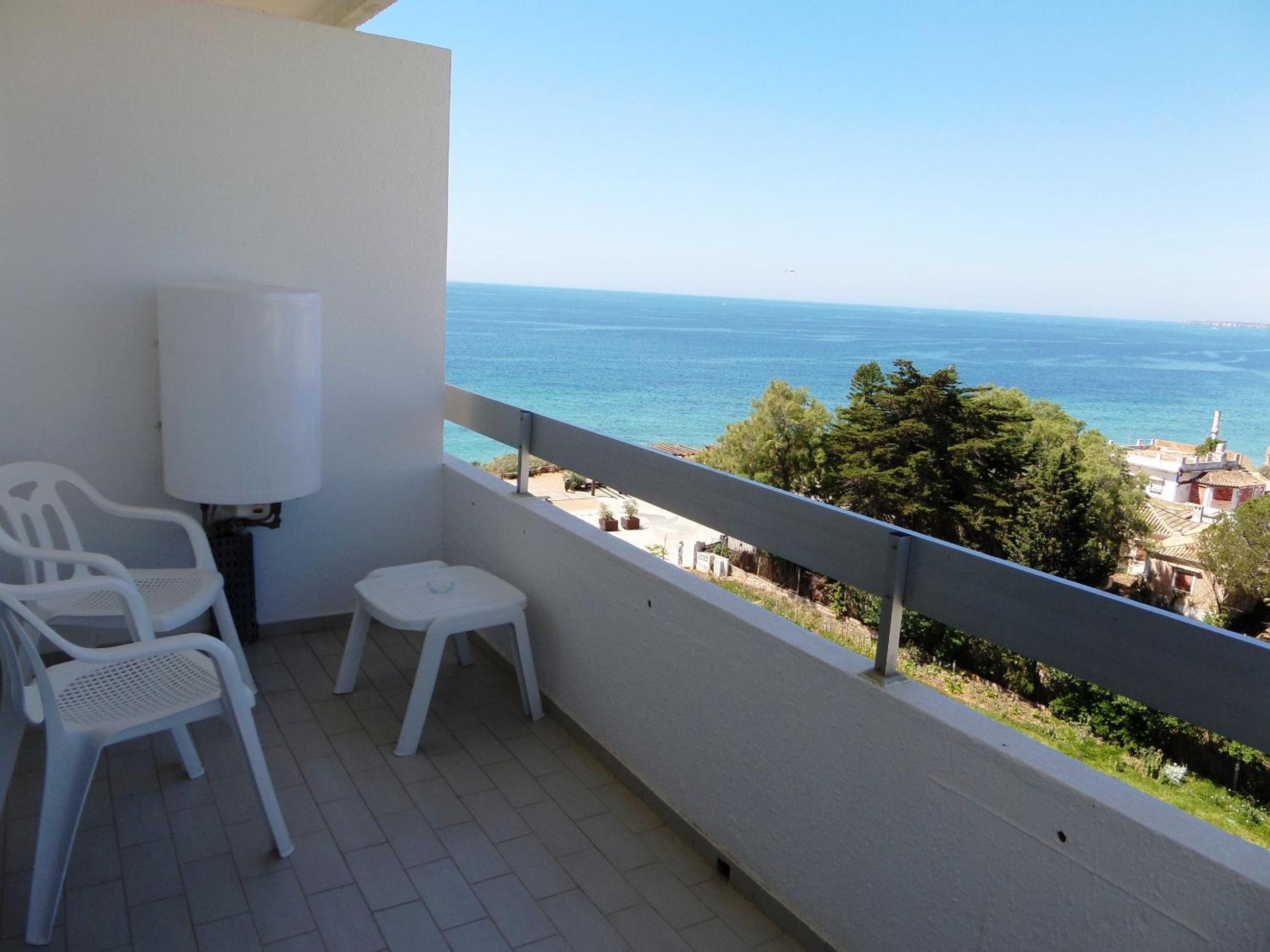 Twin Room with Partial Sea View photo 3