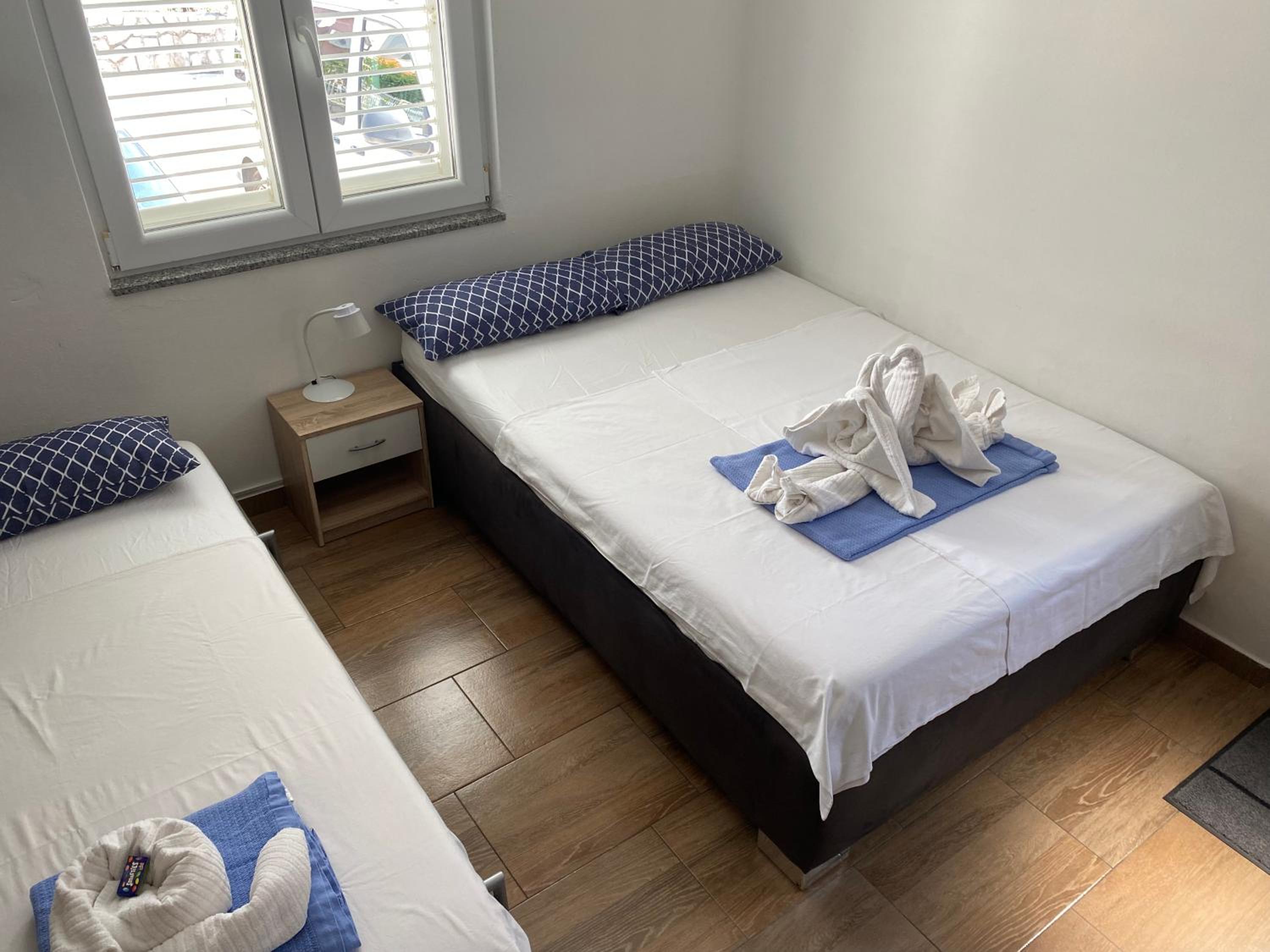 Studio Apartment - Photo 33