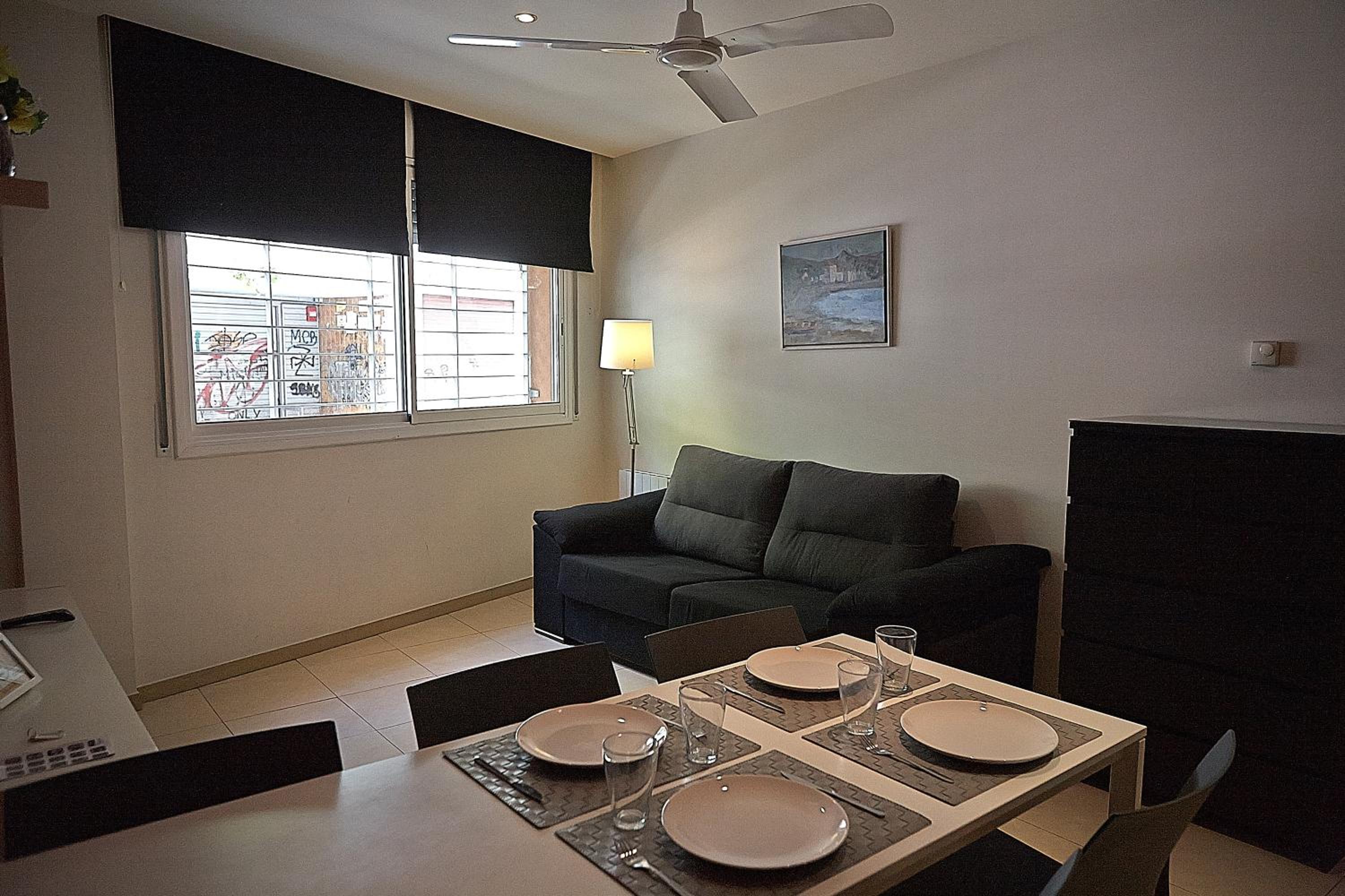 Two-Bedroom Apartment (2-6 Adults) photo 2
