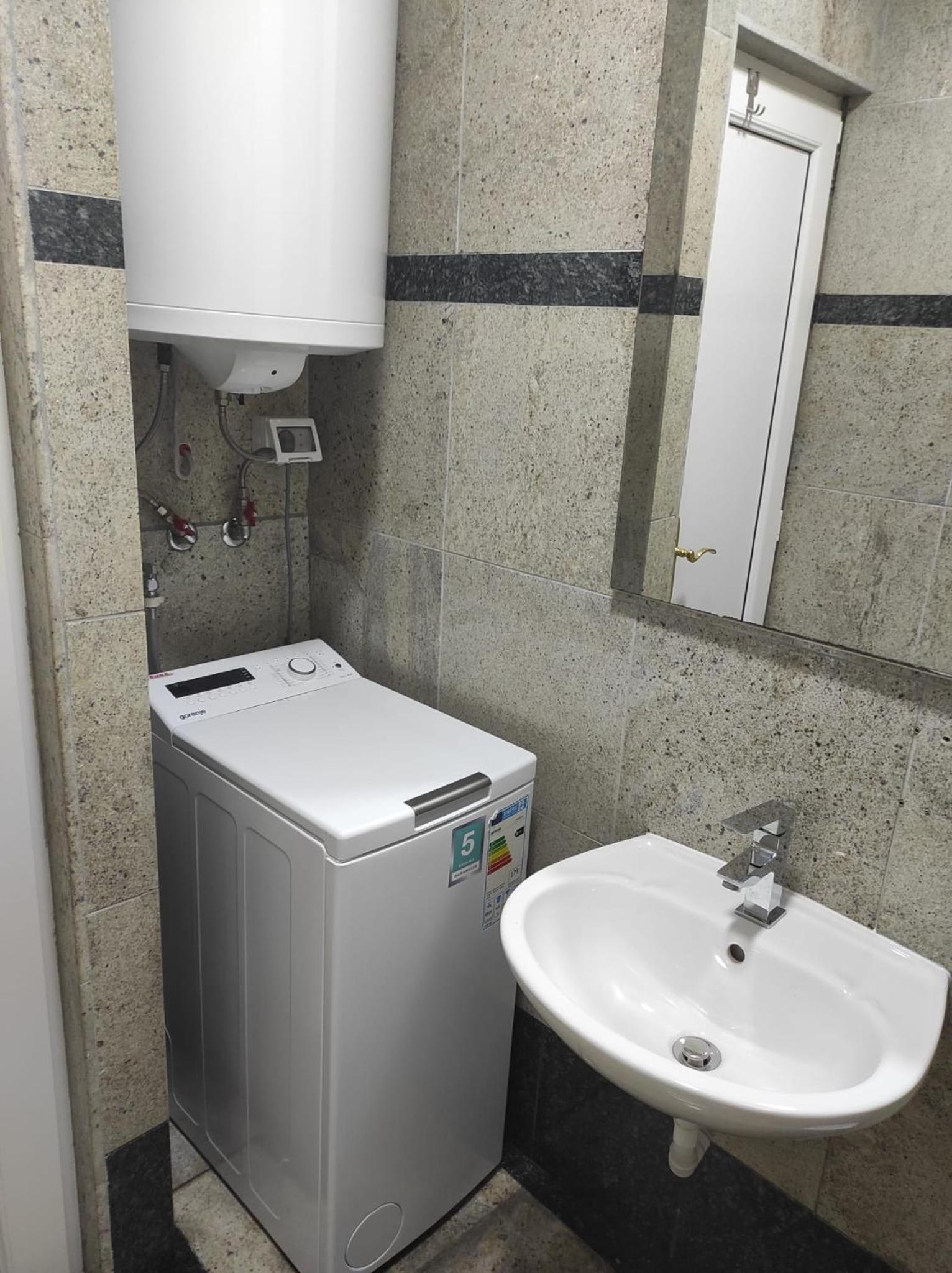 Two-Bedroom House - Photo 17