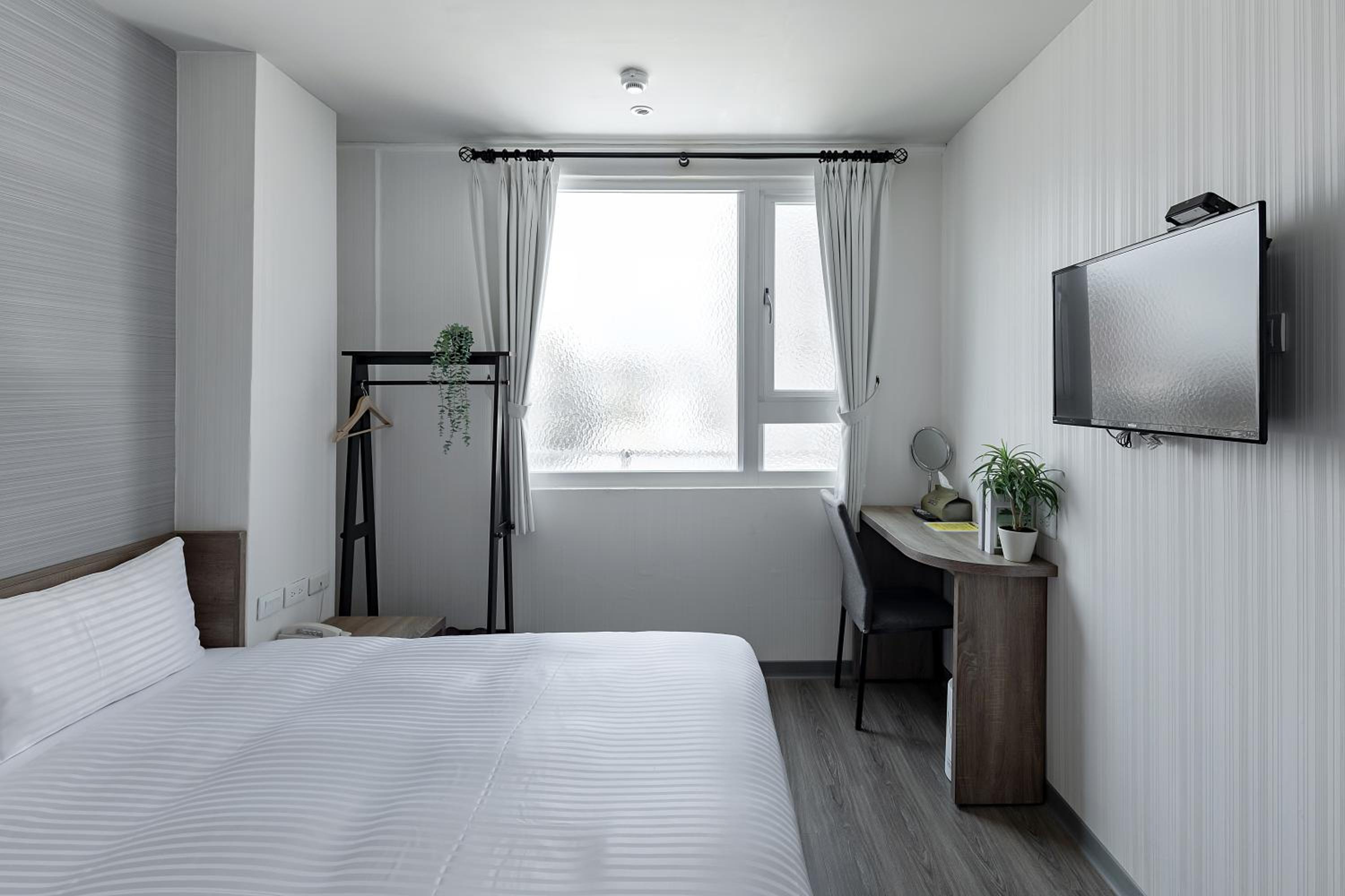 Deluxe Double Room with Bath photo 1