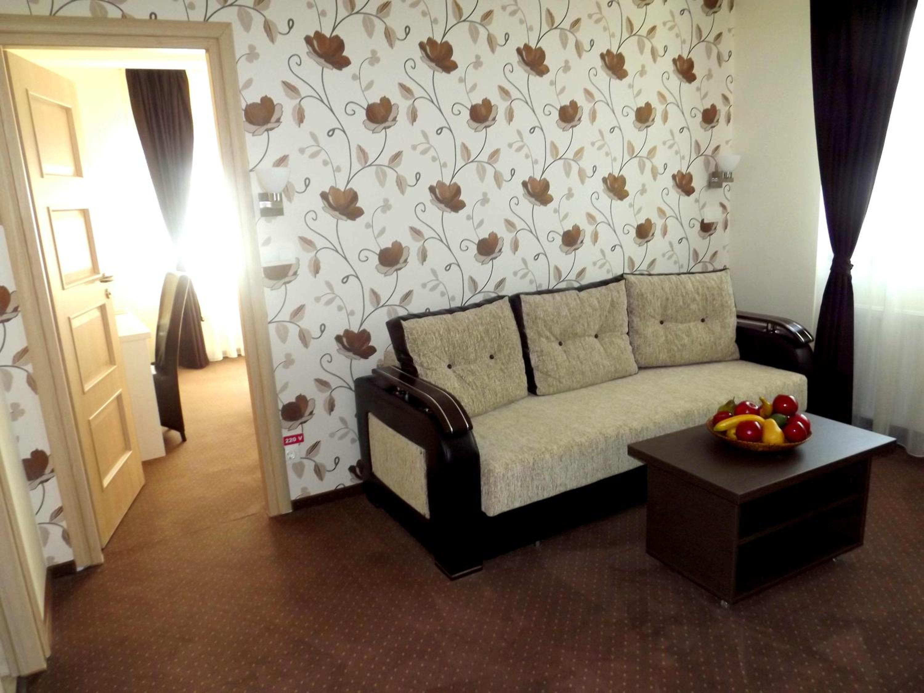 Suite - Photo 4
