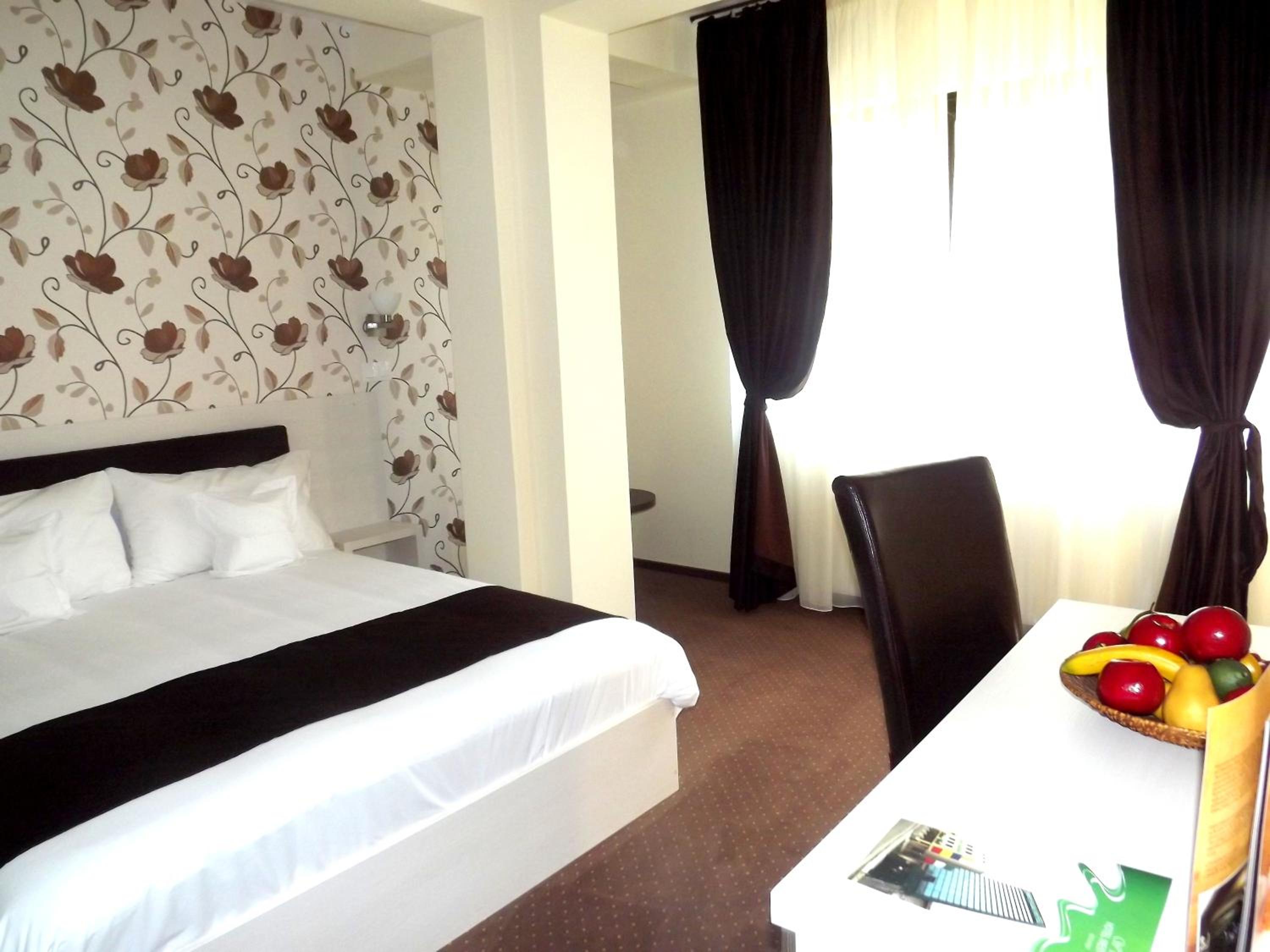 Double Room - Photo 4