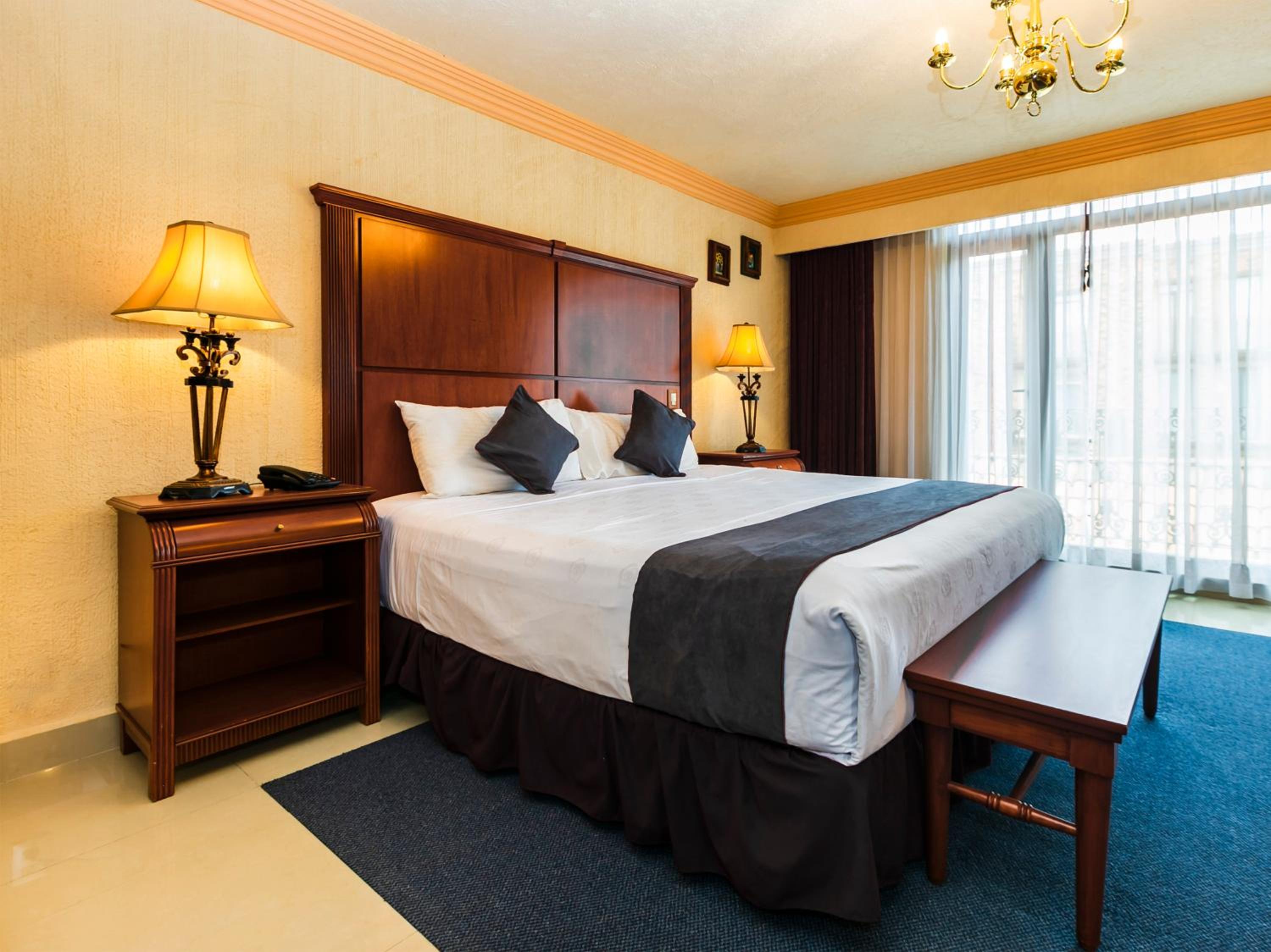 Standard King Room photo 2