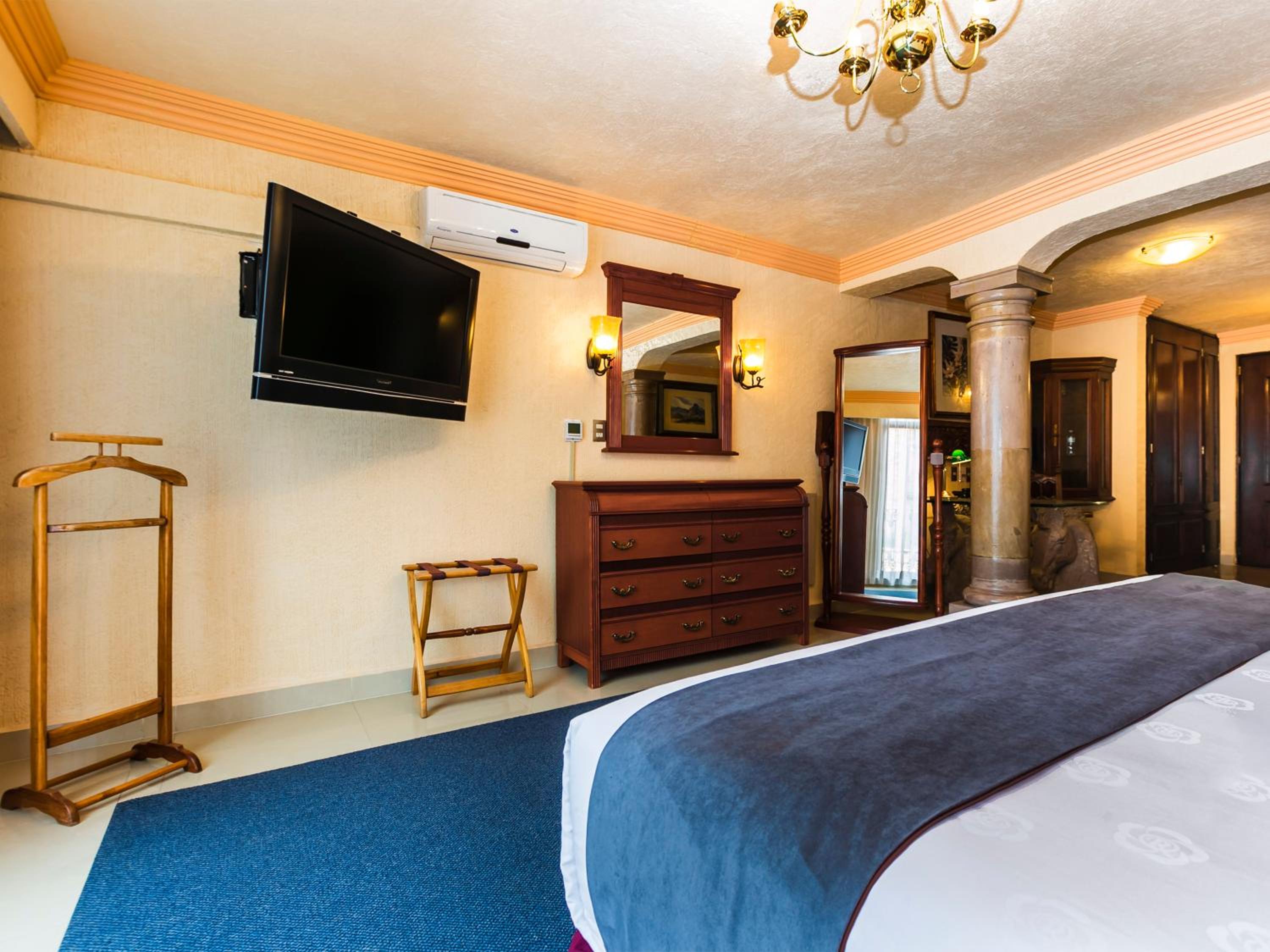 Standard King Room photo 3
