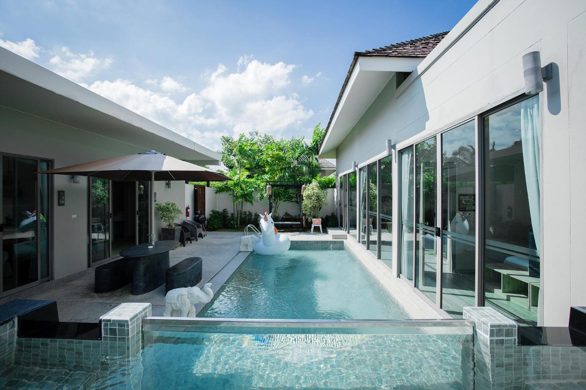 Three-Bedroom Villa - Photo 4