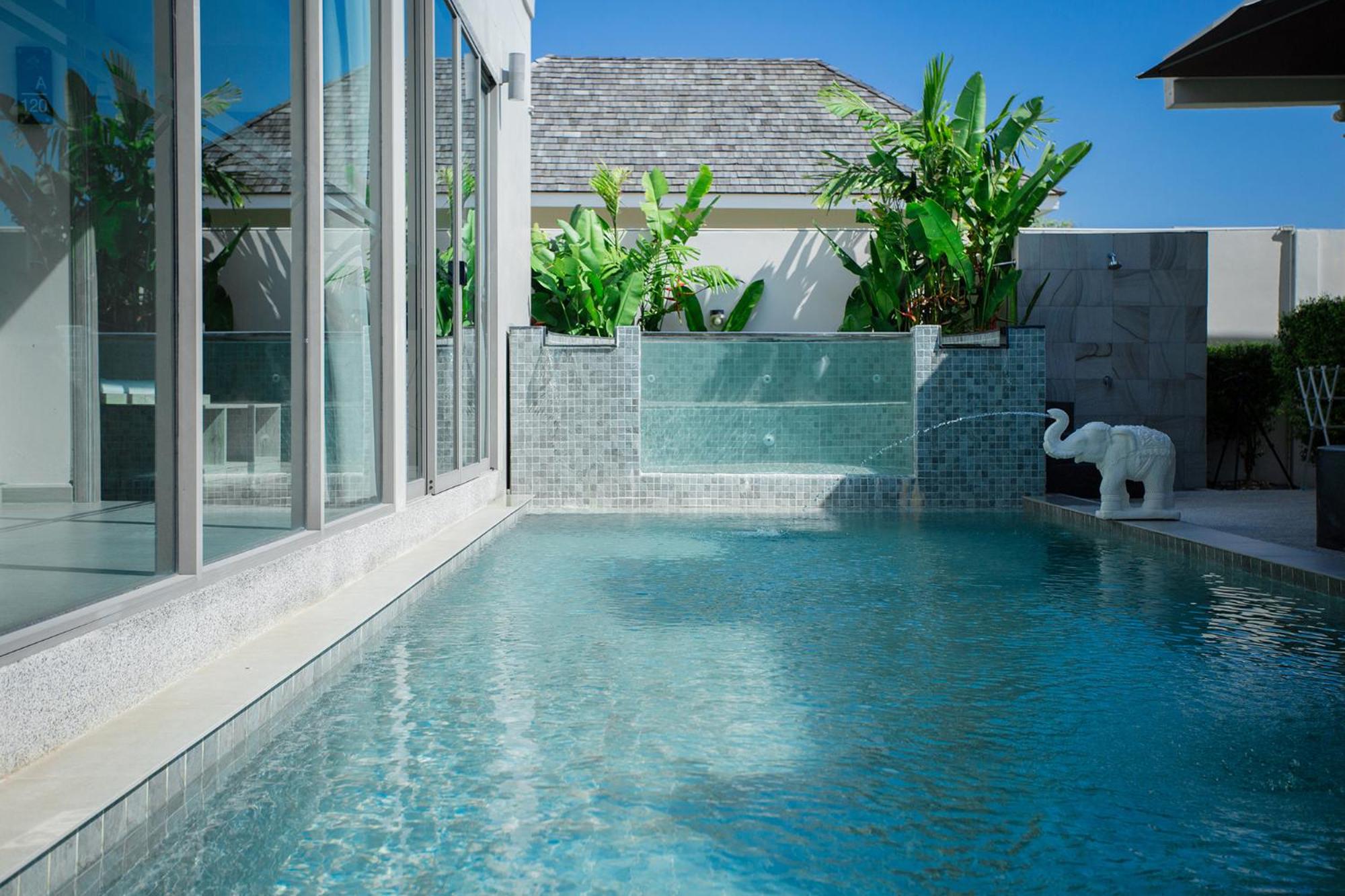 Three-Bedroom Villa - Photo 2