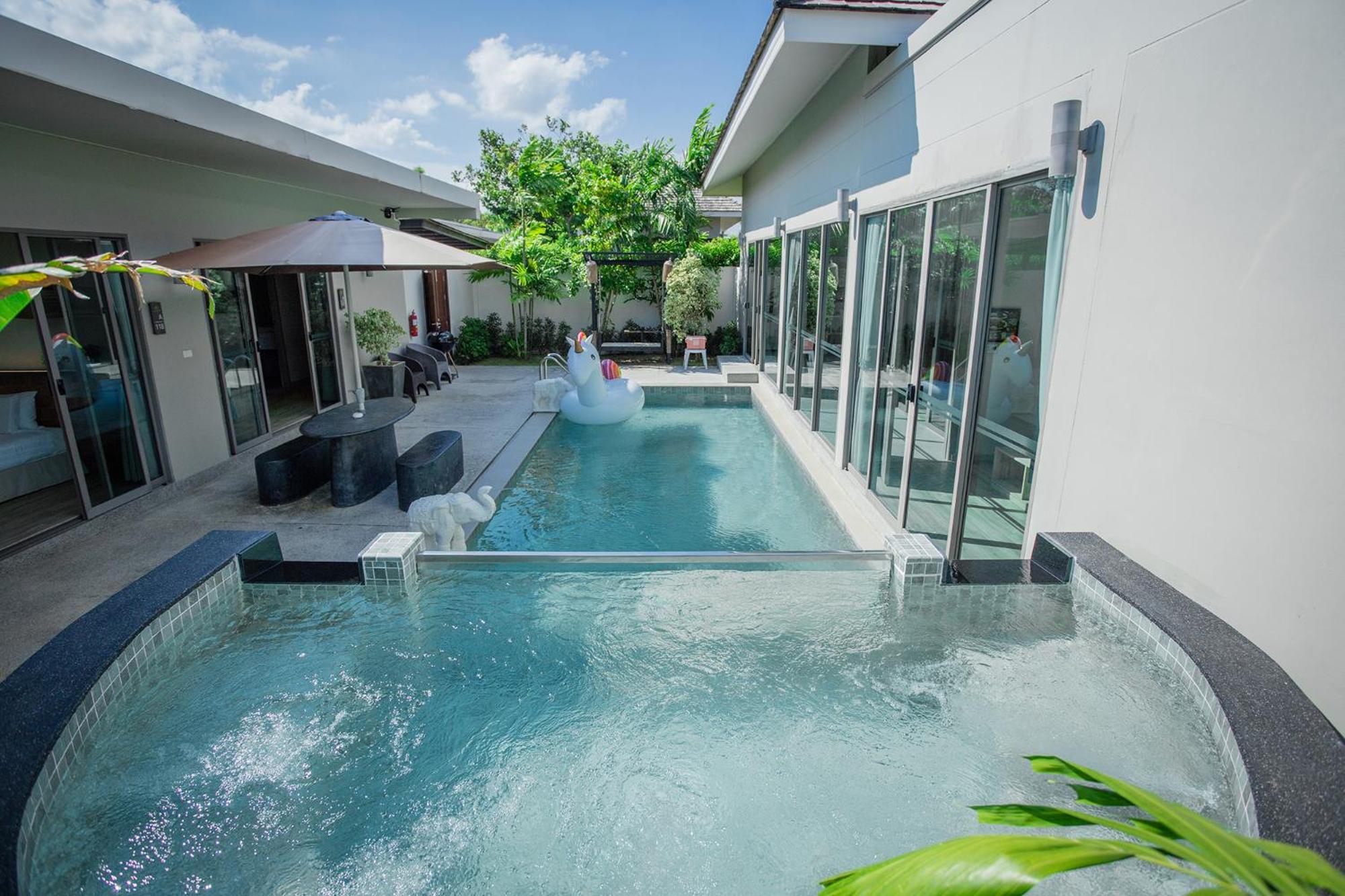 Three-Bedroom Villa - Photo 3