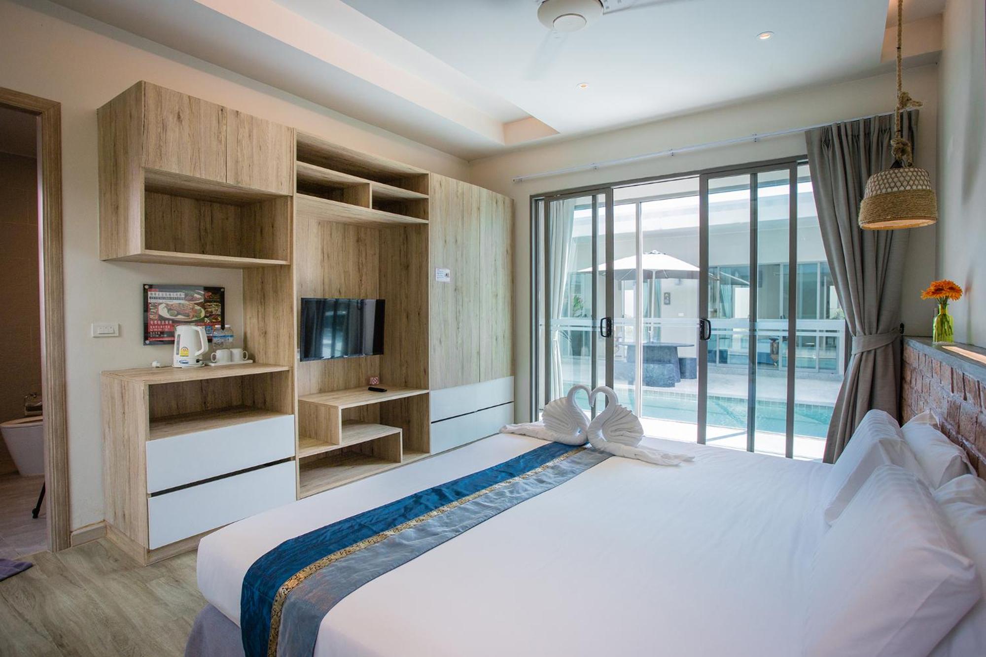 Three-Bedroom Villa - Photo 28