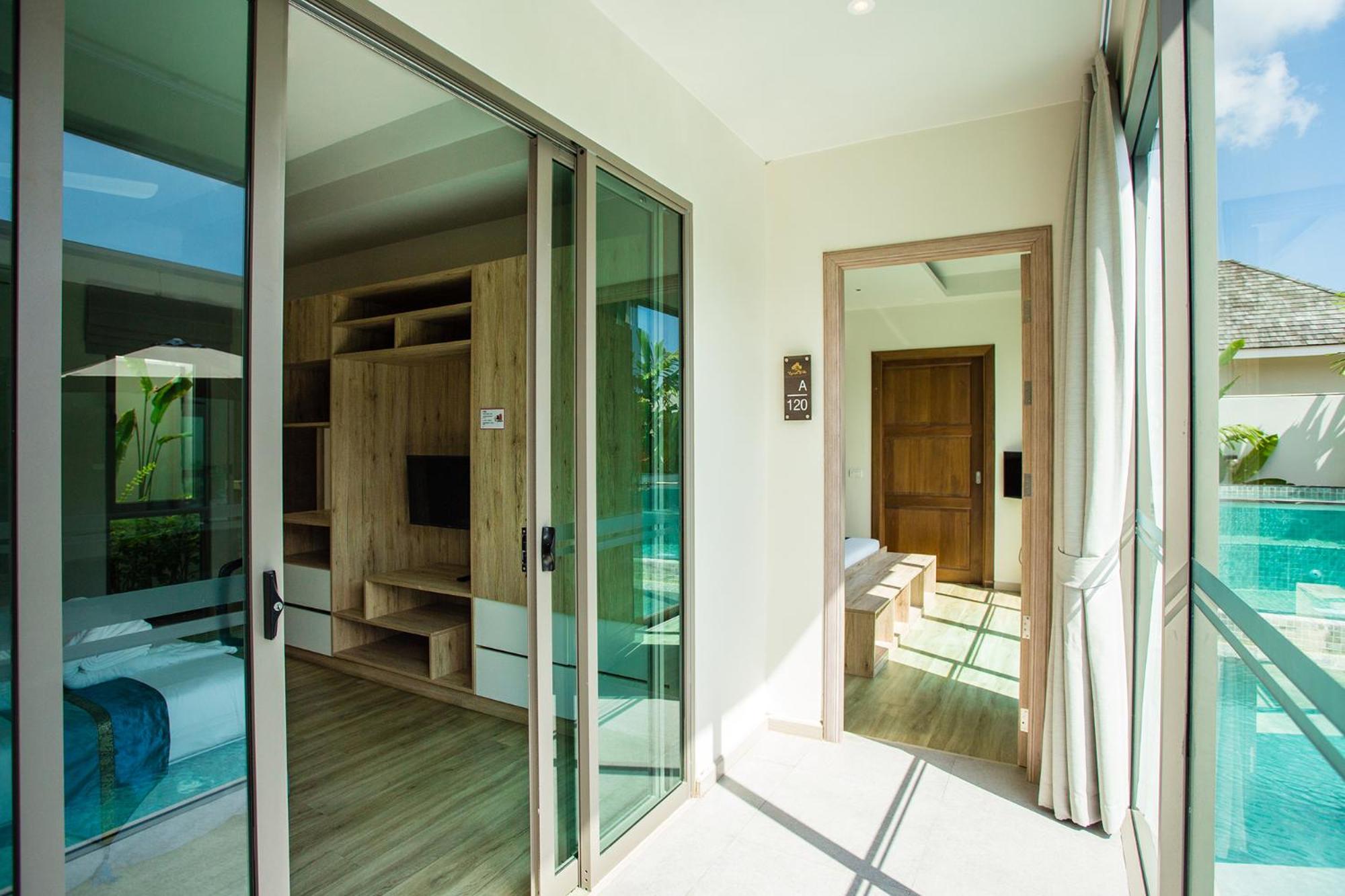 Three-Bedroom Villa - Photo 18