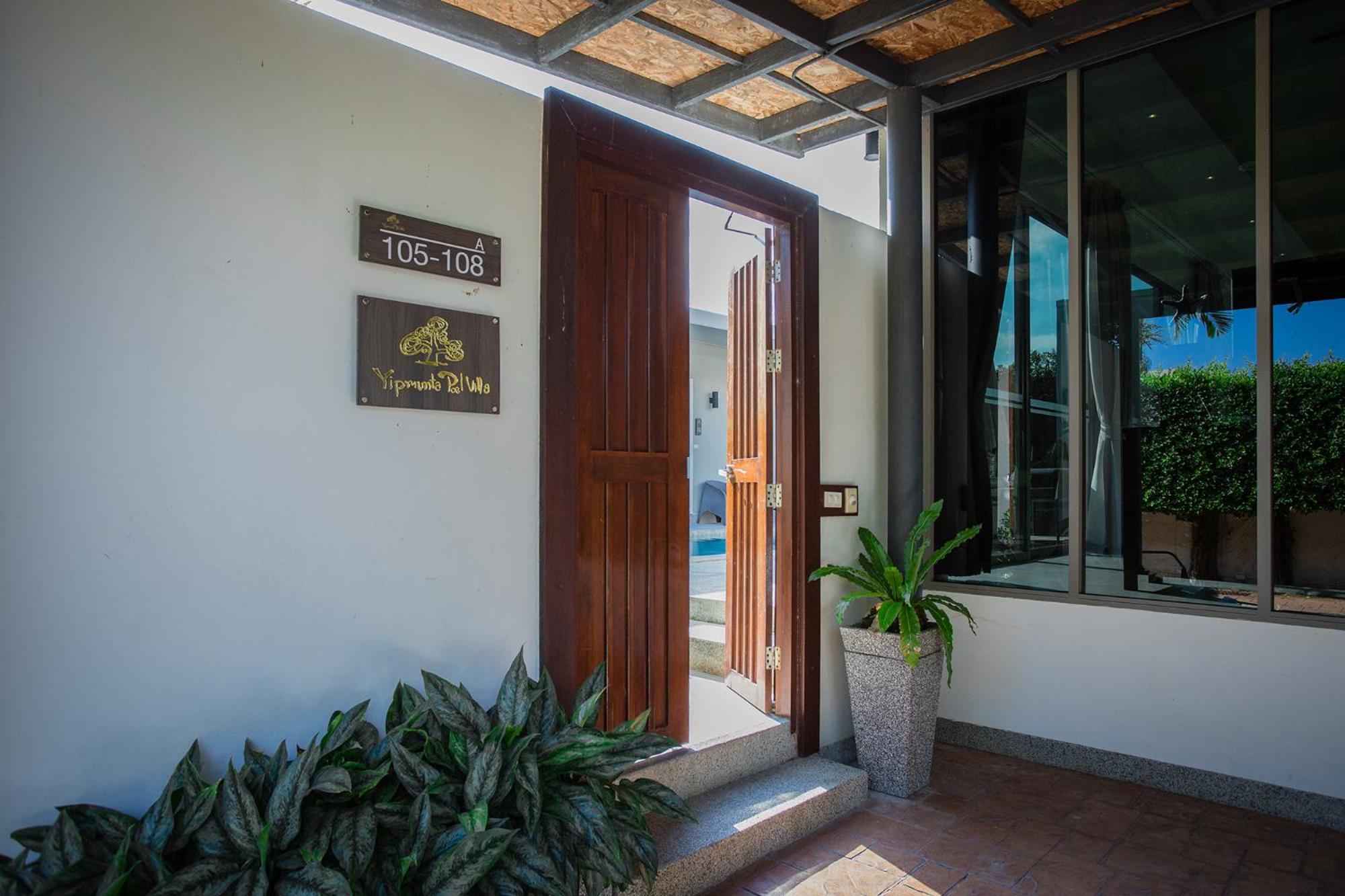 Villa with Private Pool - Photo 12
