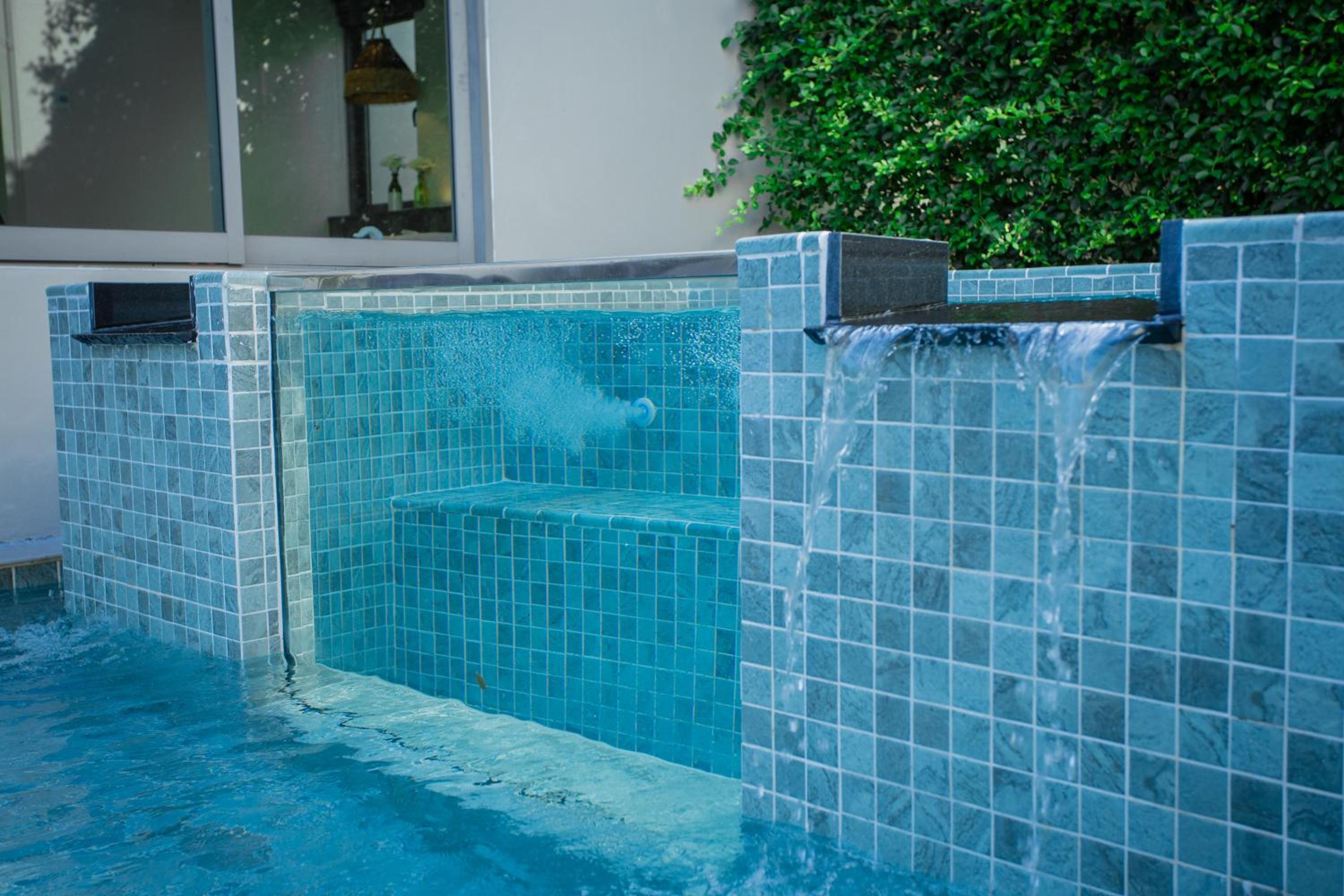 Villa with Private Pool - Photo 7