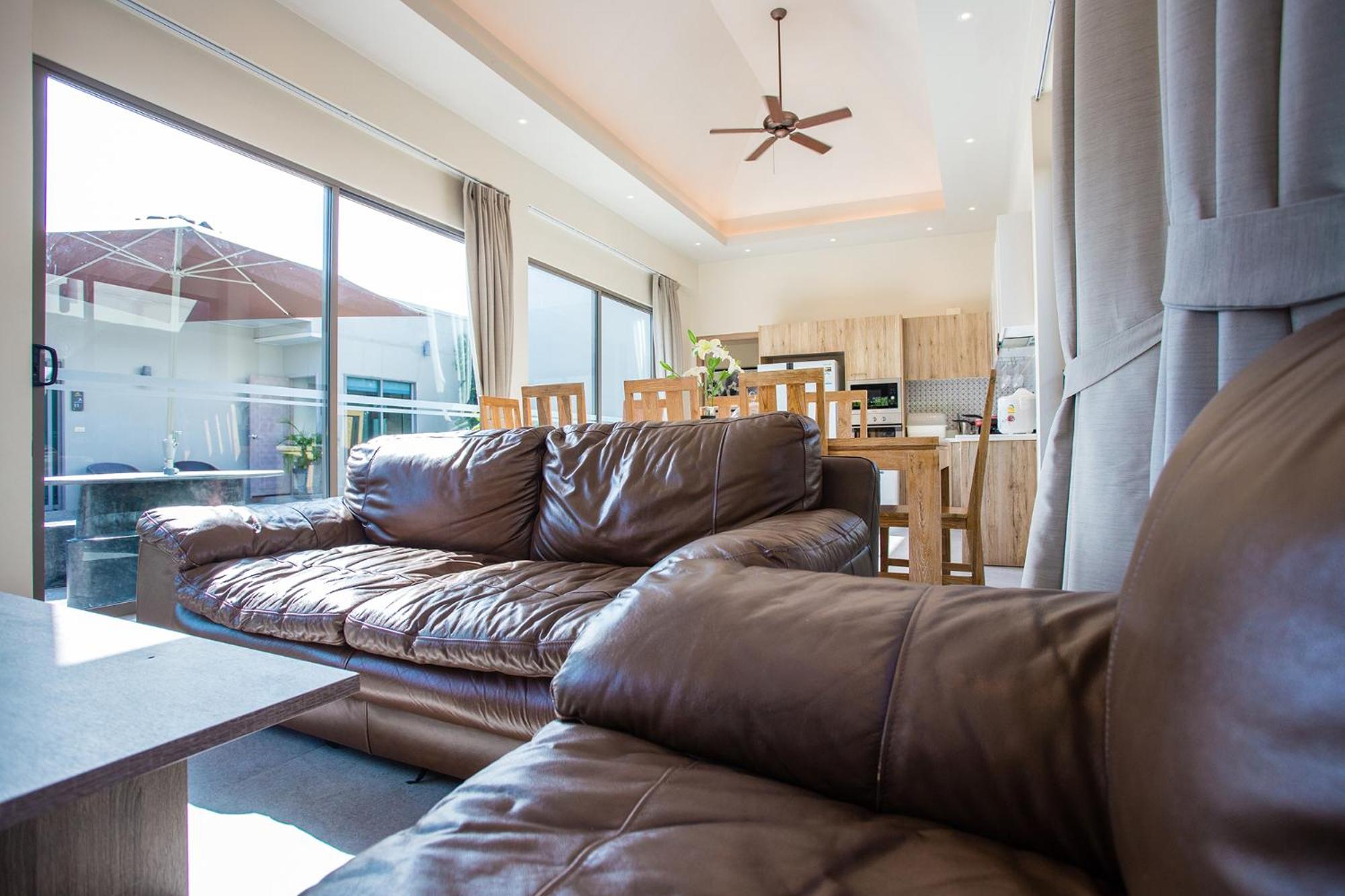 Villa with Private Pool - Photo 24